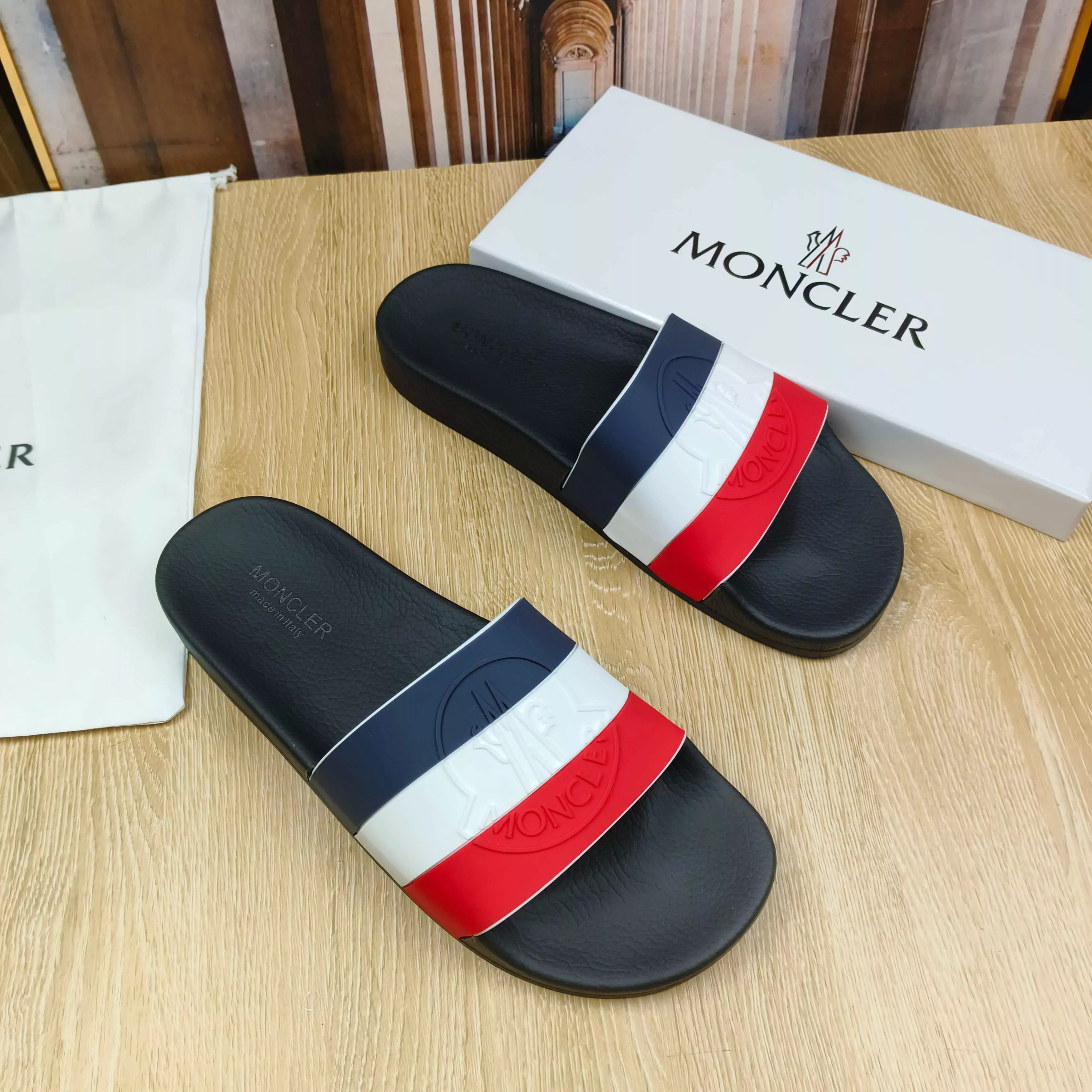 Moncler Slippers For Men StreetReady 3593