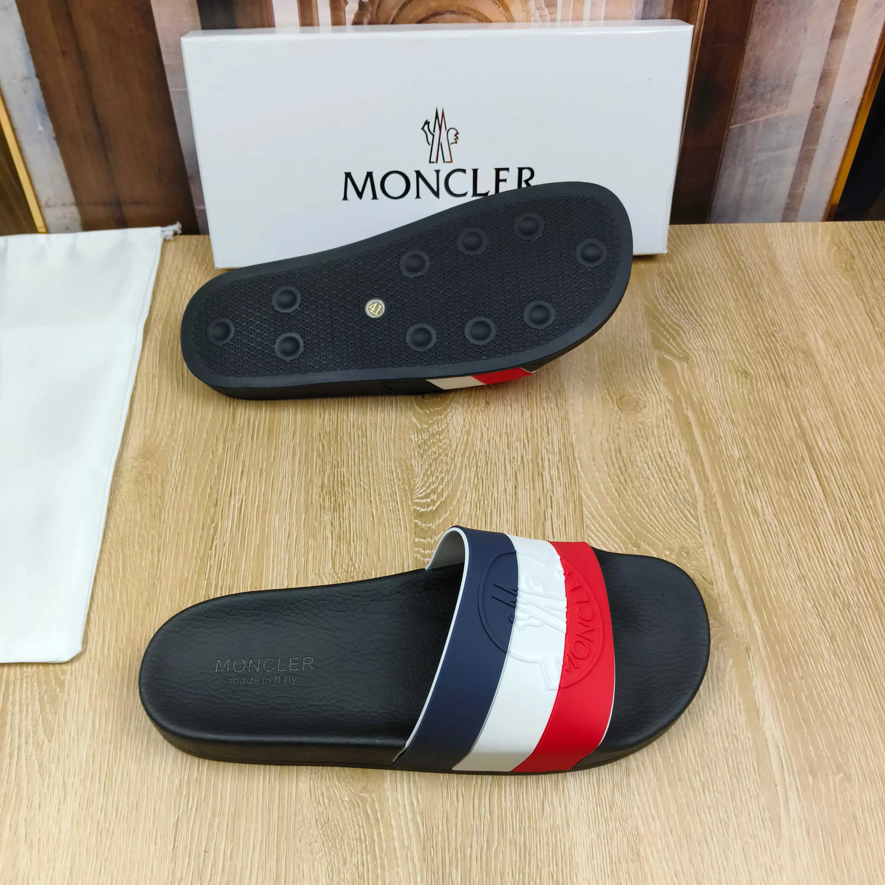 Moncler Slippers For Men StreetReady 3593