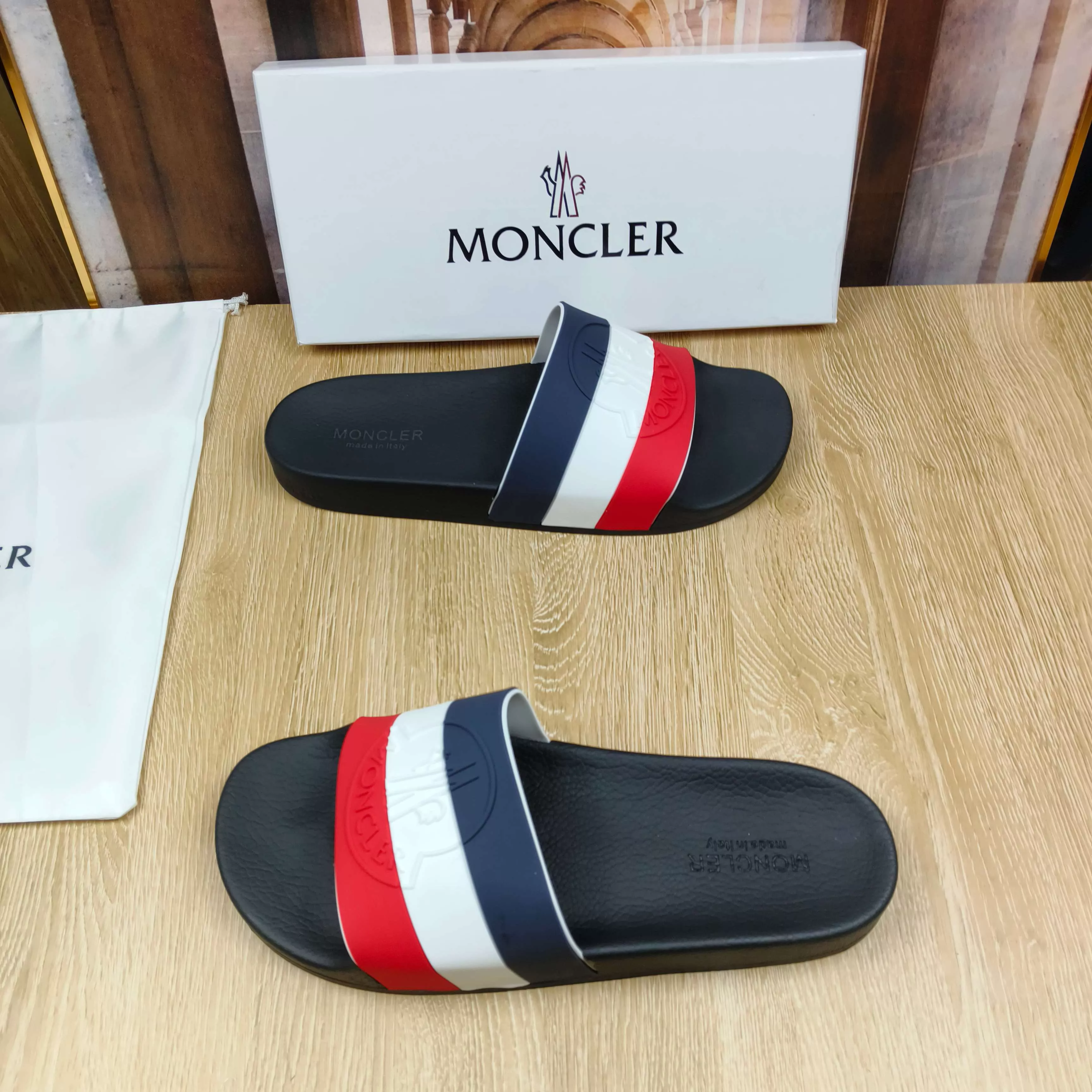 Moncler Slippers For Men StreetReady 3593