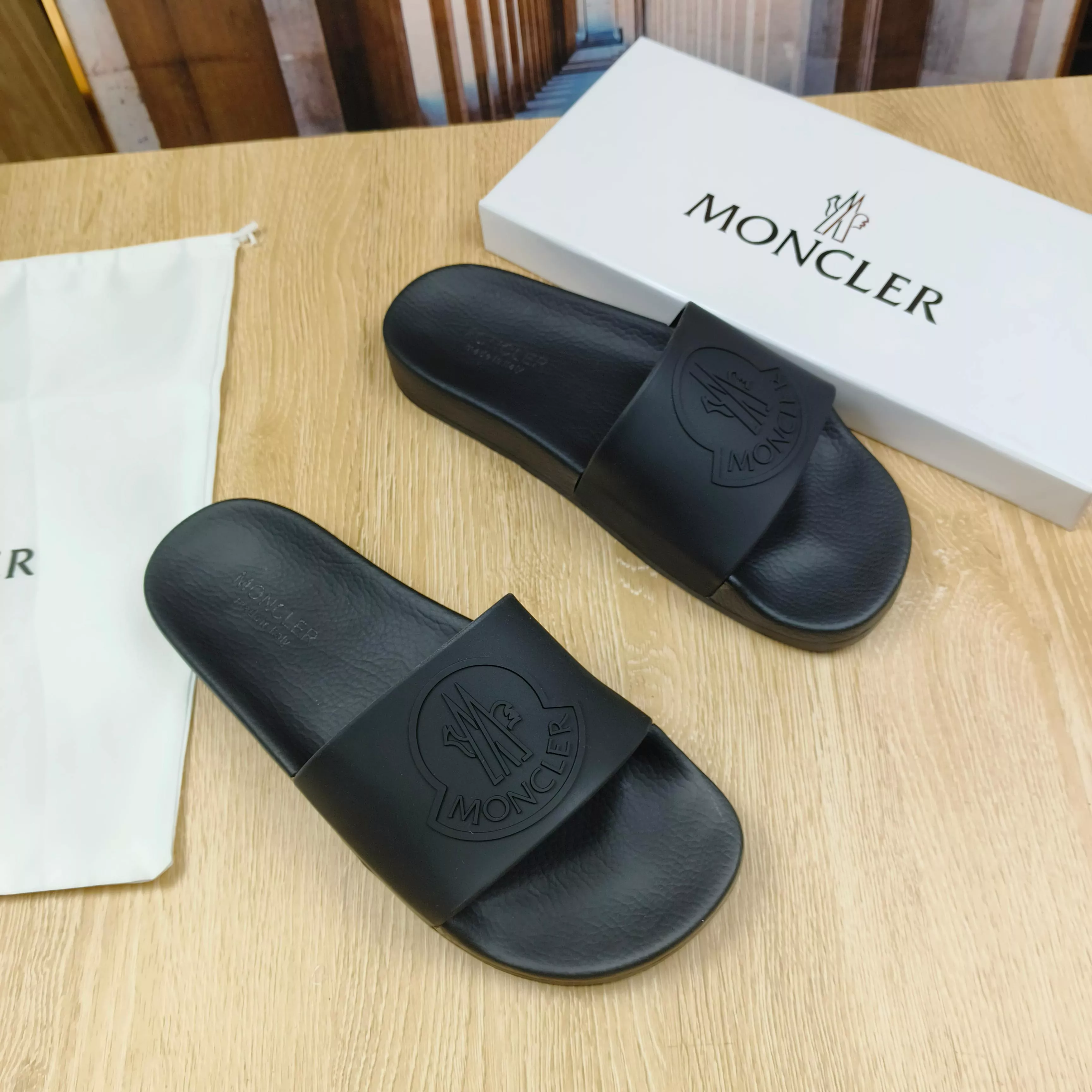 Moncler Slippers For Women GoAnywhere 4565
