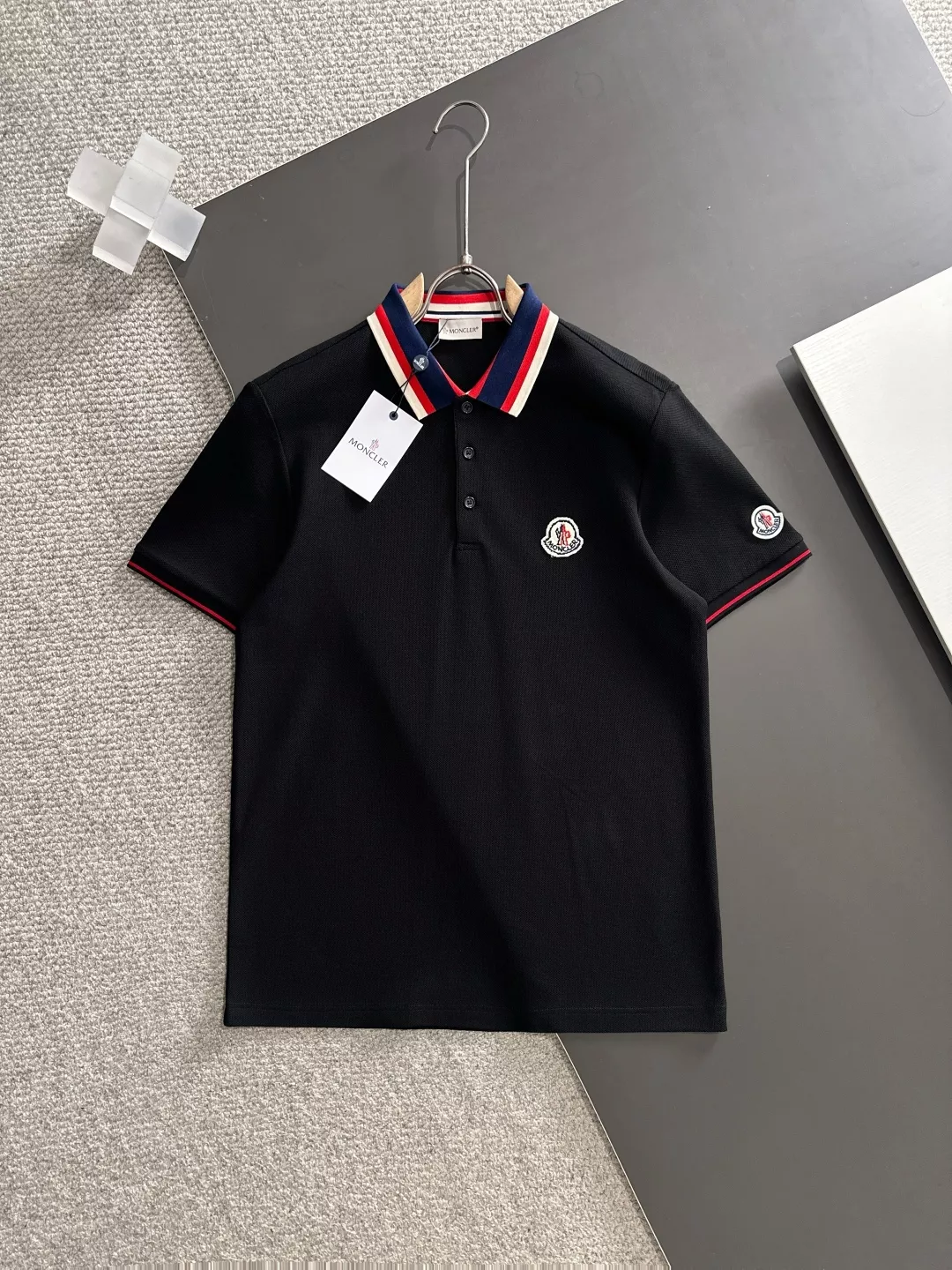 Moncler T-Shirts Short Sleeved For Men Comfortable 1825