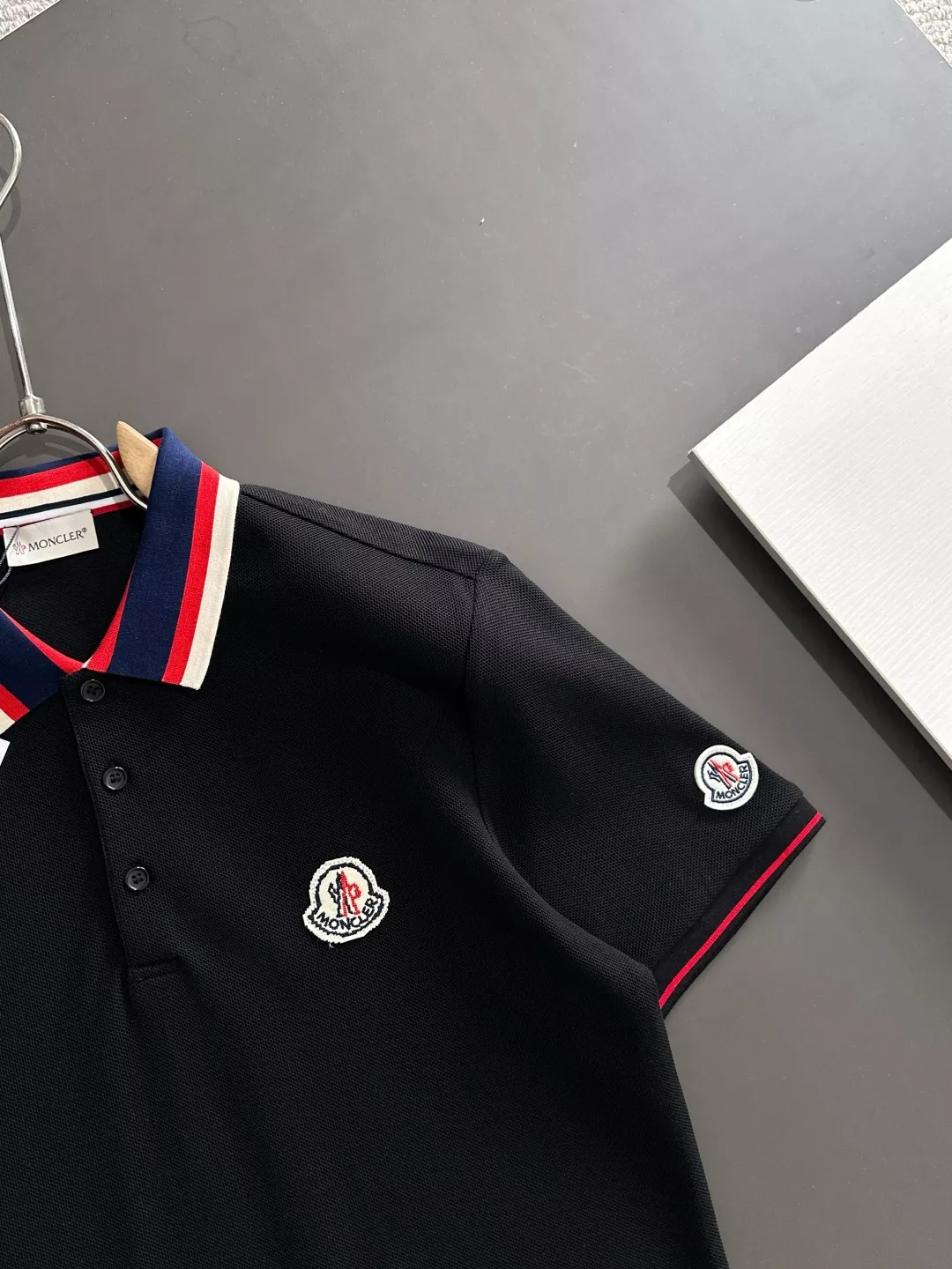 Moncler T-Shirts Short Sleeved For Men Comfortable 1825