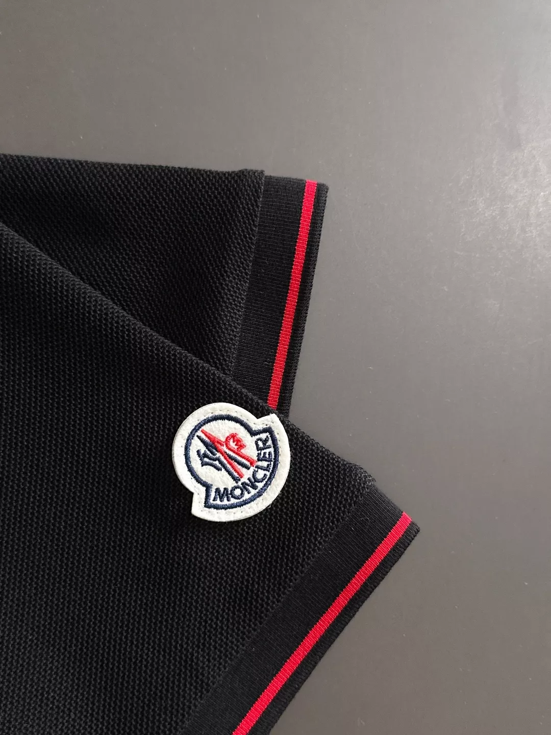 Moncler T-Shirts Short Sleeved For Men Comfortable 1825