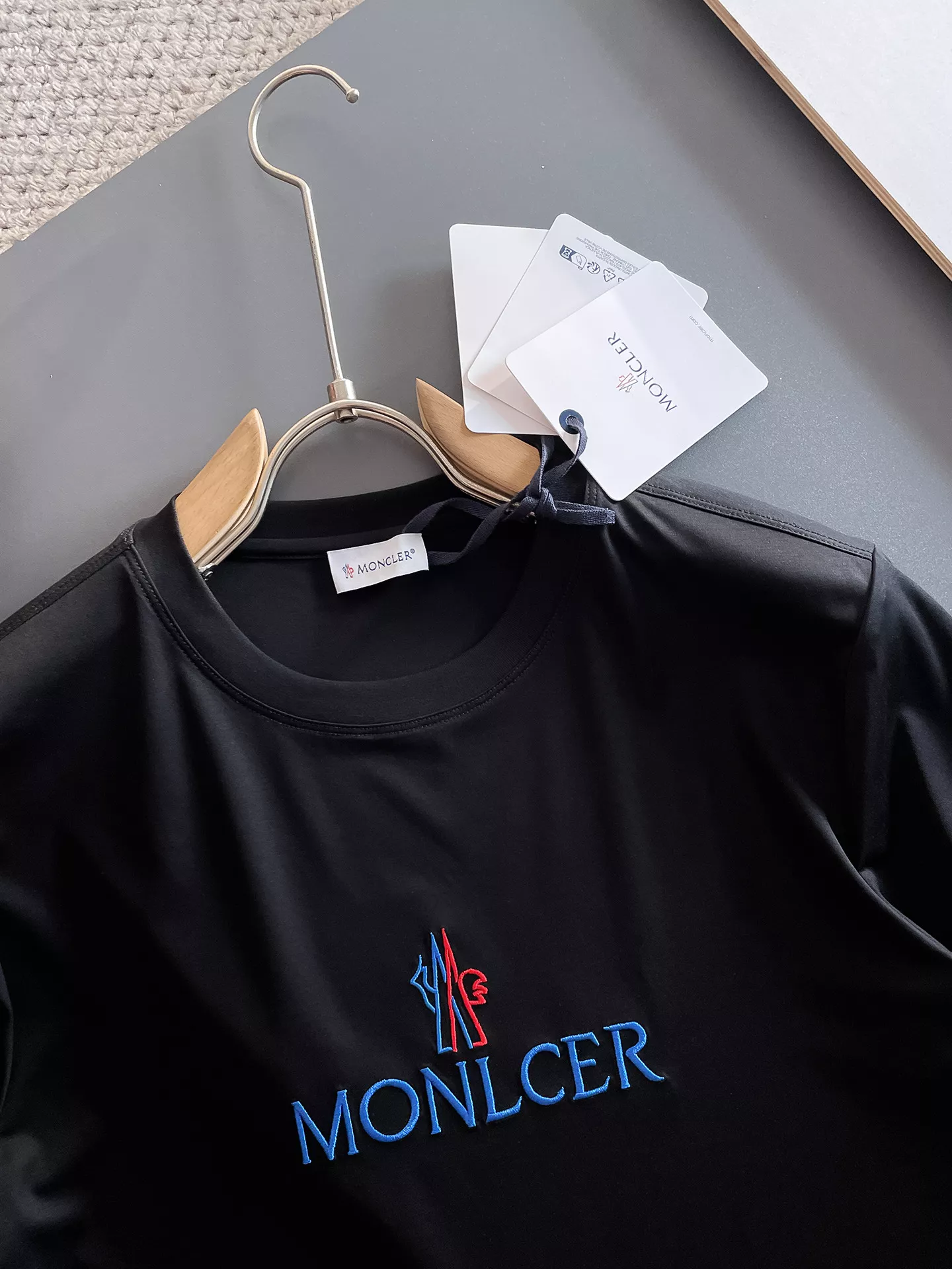 Moncler T-Shirts Short Sleeved For Men EasyMatch 6984