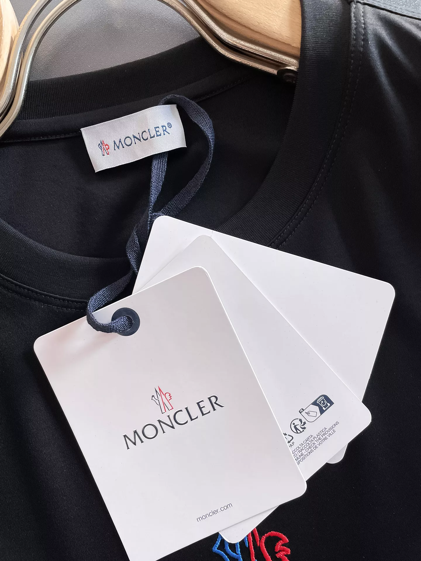 Moncler T-Shirts Short Sleeved For Men EasyMatch 6984