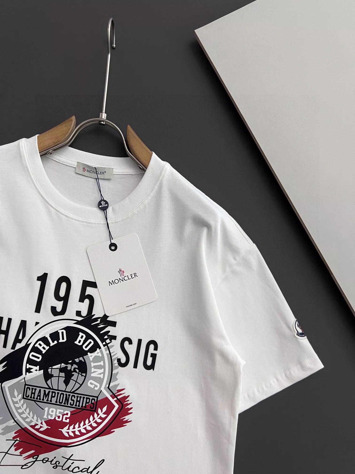 Moncler T-Shirts Short Sleeved For Men EasyMatch 9165