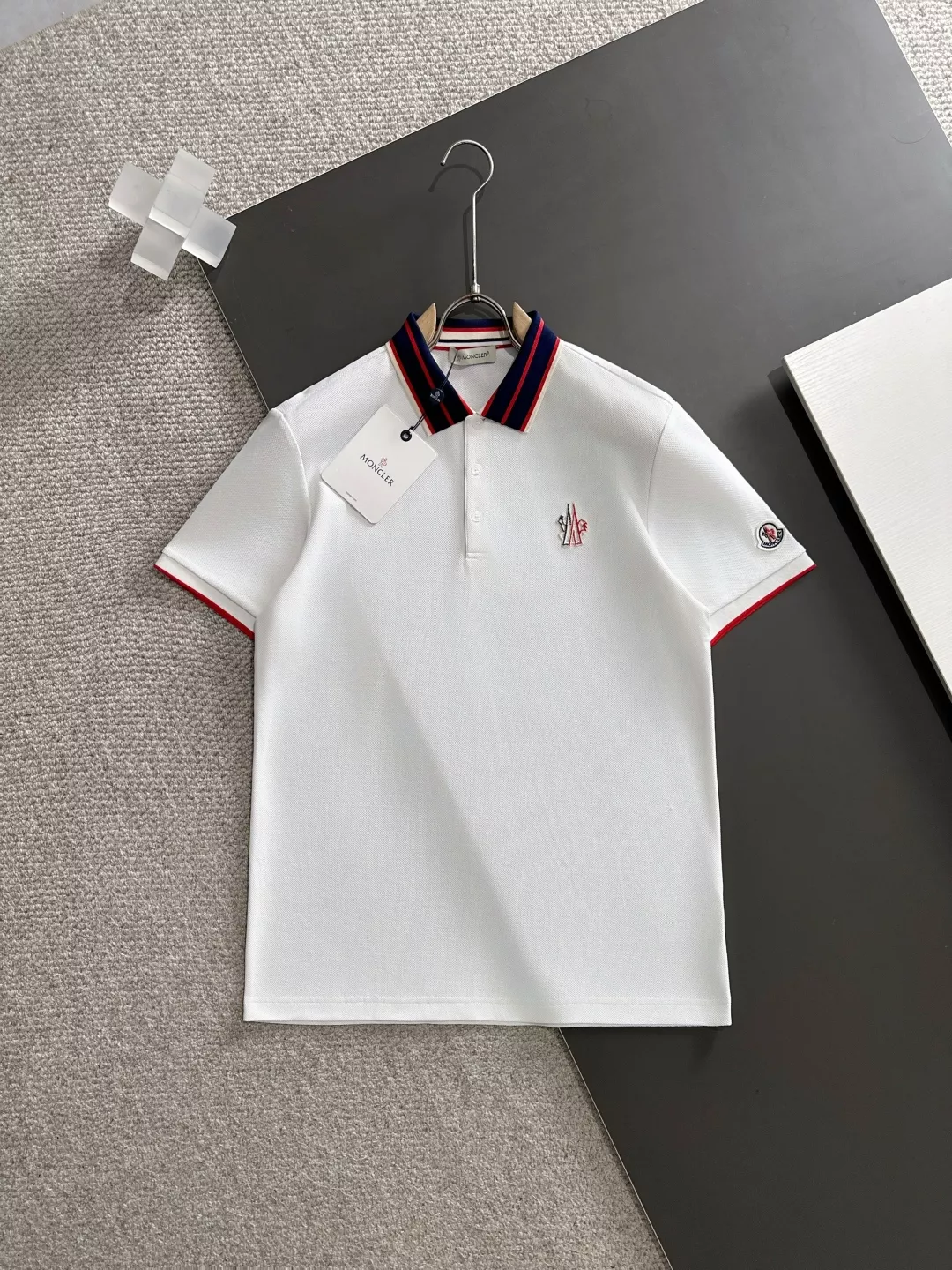 Moncler T-Shirts Short Sleeved For Men Stylish 2697