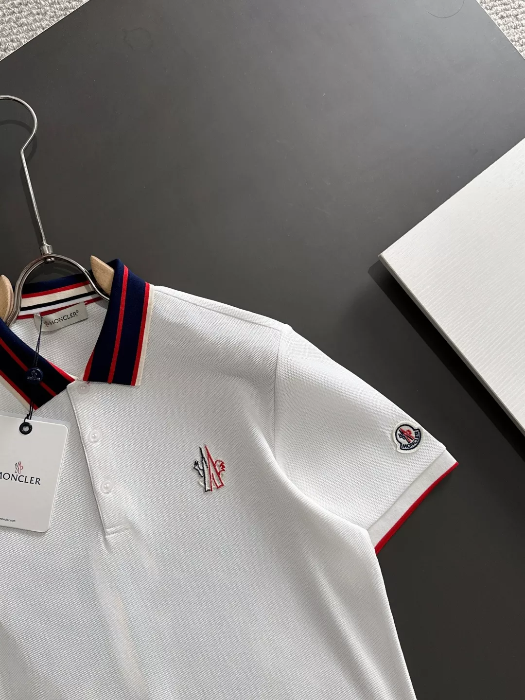 Moncler T-Shirts Short Sleeved For Men Stylish 2697
