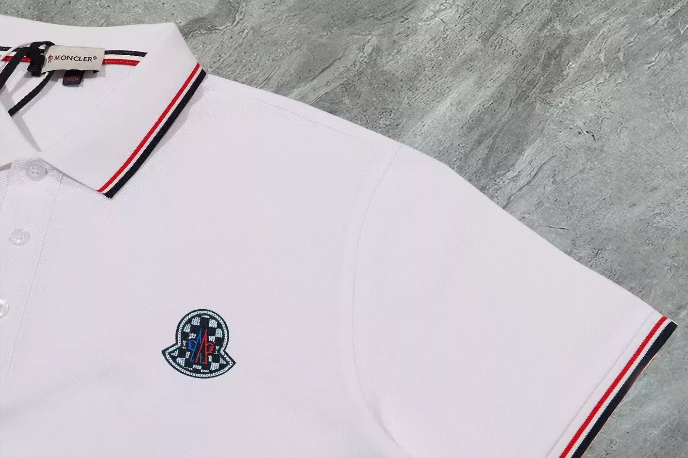 Moncler T-Shirts Short Sleeved For Men Timeless 1385