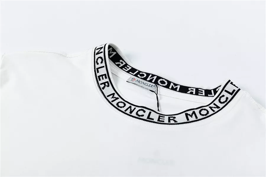 Moncler T-Shirts Short Sleeved For Men Versatile 3816