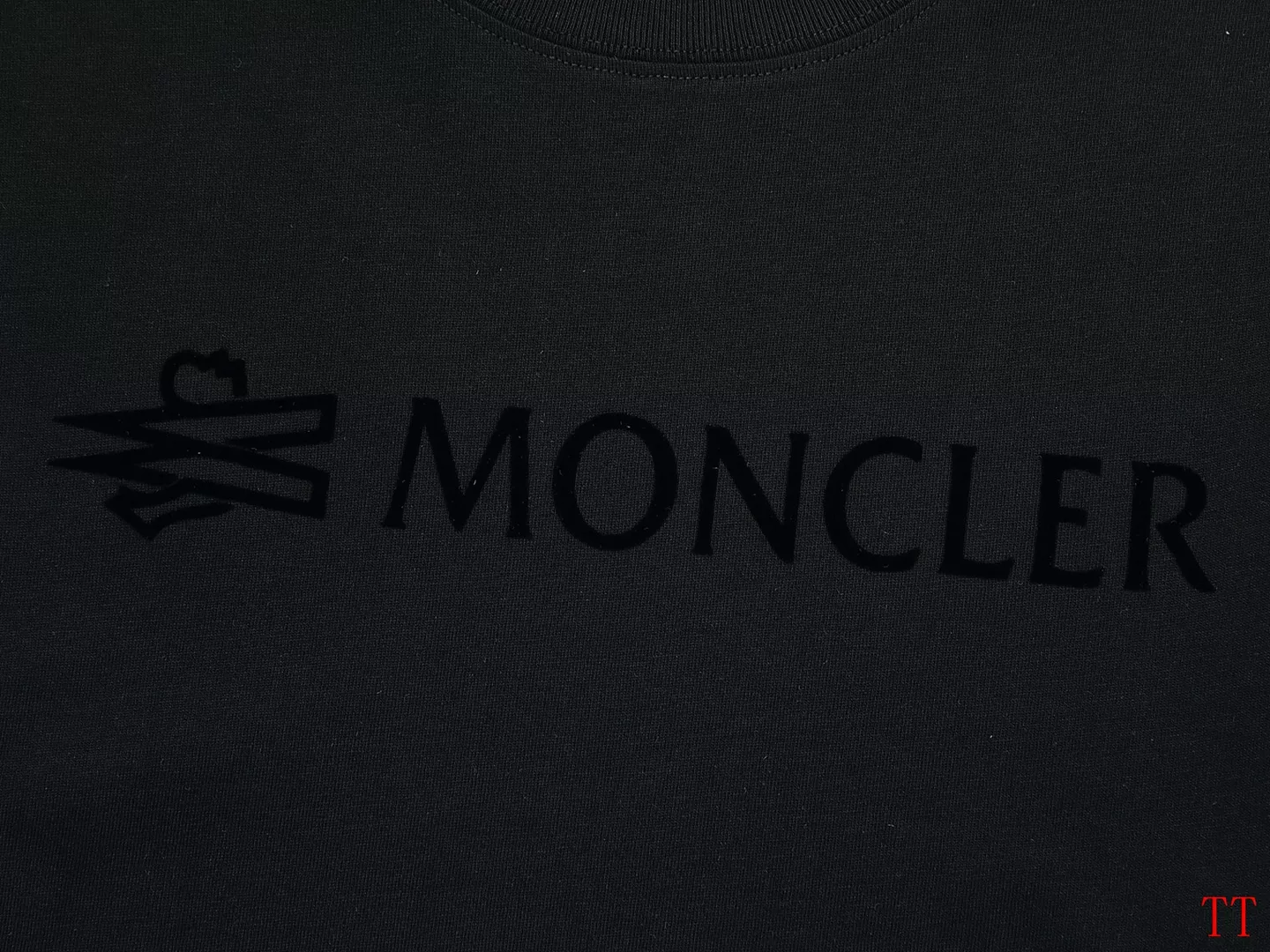 Moncler T-Shirts Short Sleeved For Unisex Sleek 7731