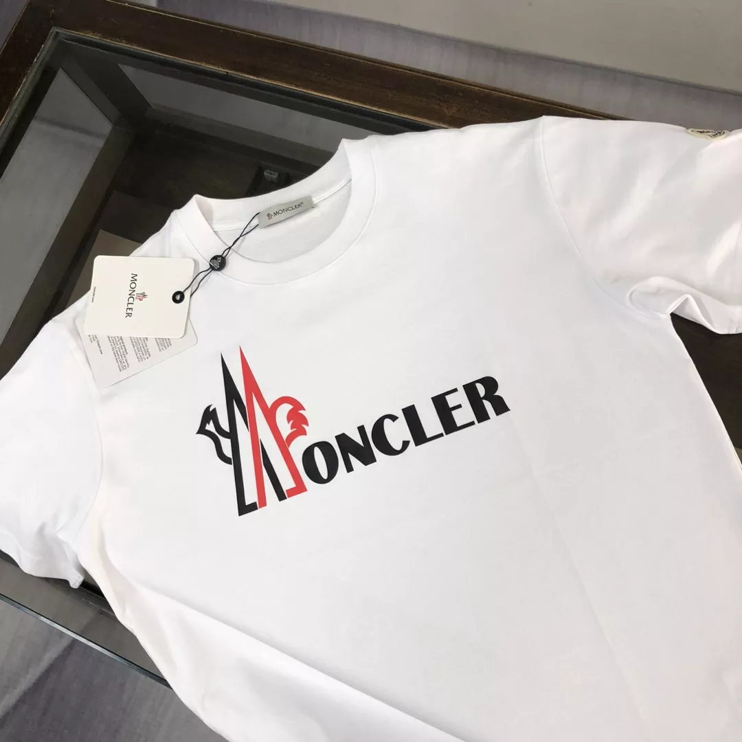 Moncler T-Shirts Short Sleeved For Unisex Timeless 5111