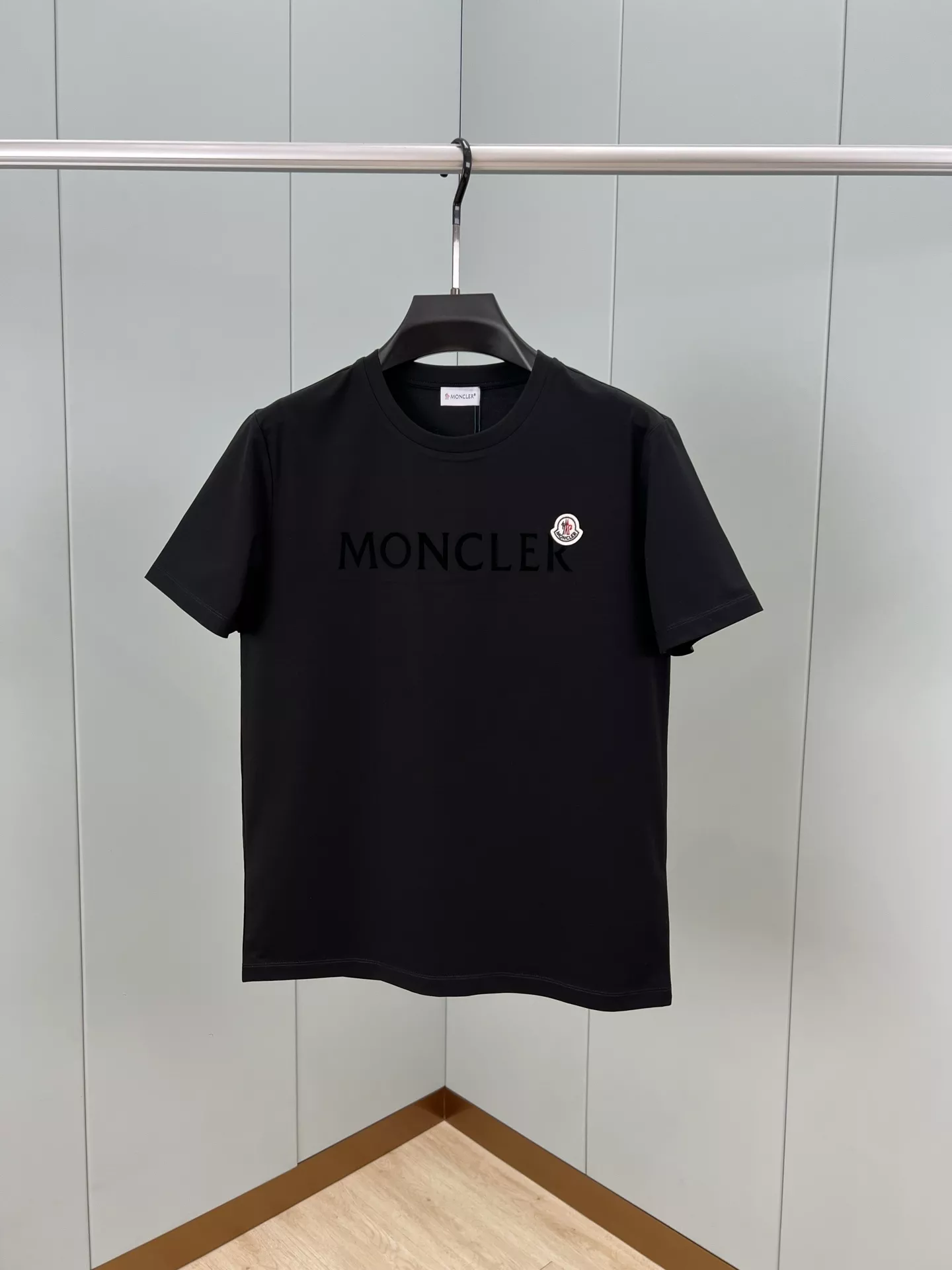 Moncler T-Shirts Short Sleeved For Unisex Trendy 8577