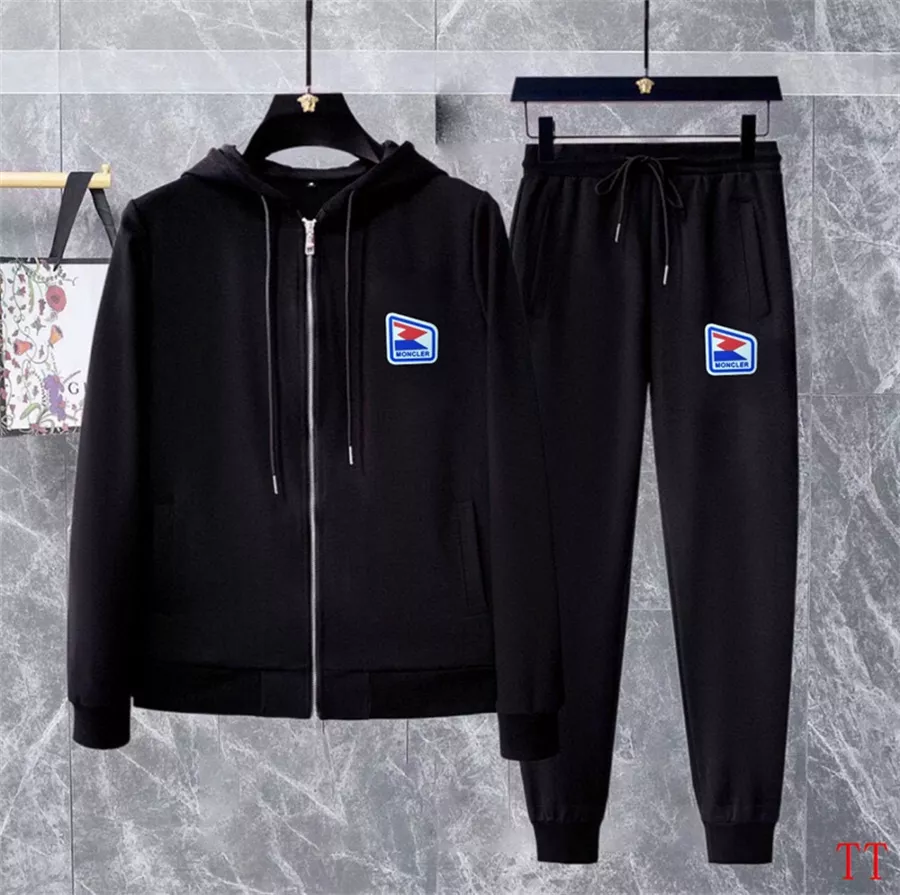 Moncler Tracksuits Long Sleeved For Men Comfortable 4068