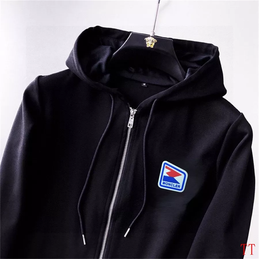 Moncler Tracksuits Long Sleeved For Men Comfortable 4068
