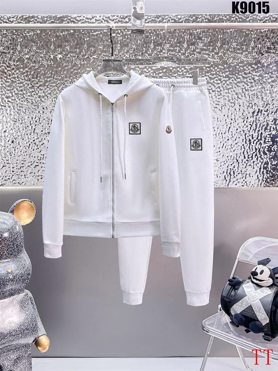 Moncler Tracksuits Long Sleeved For Men EasyMatch 5535
