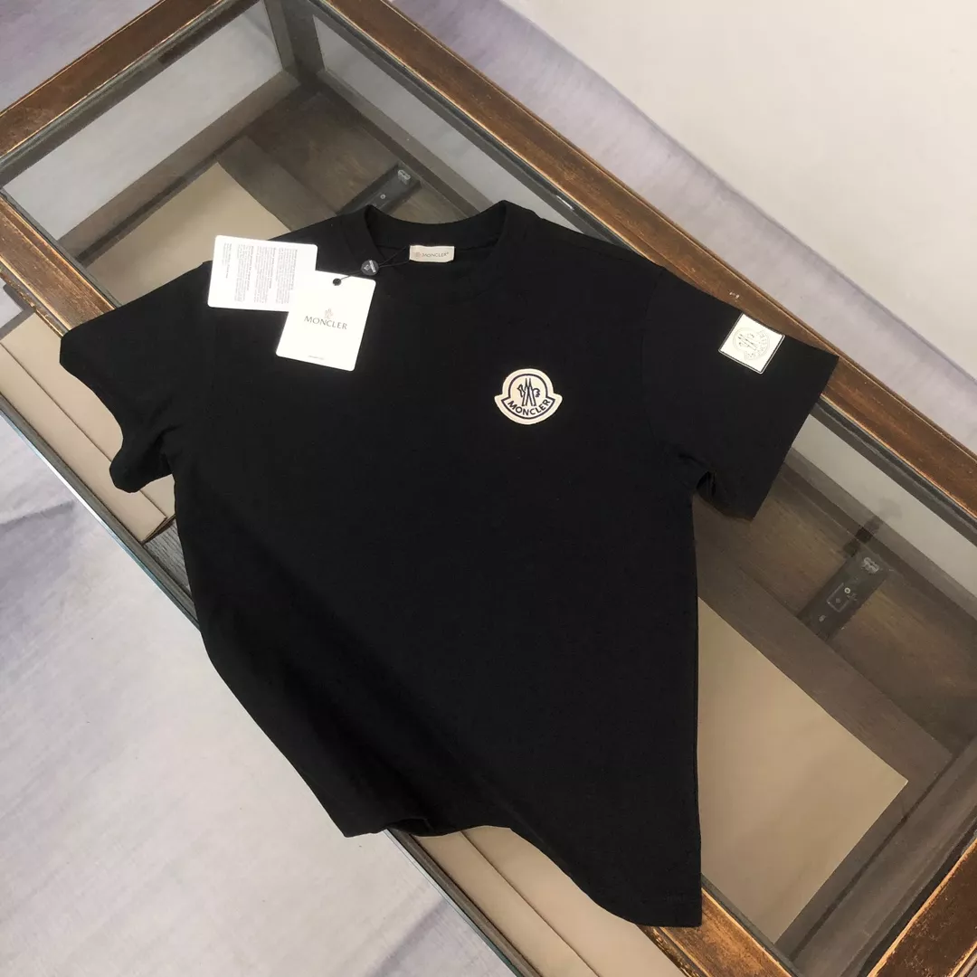Moncler Tracksuits Short Sleeved For Men NewStyle 1952