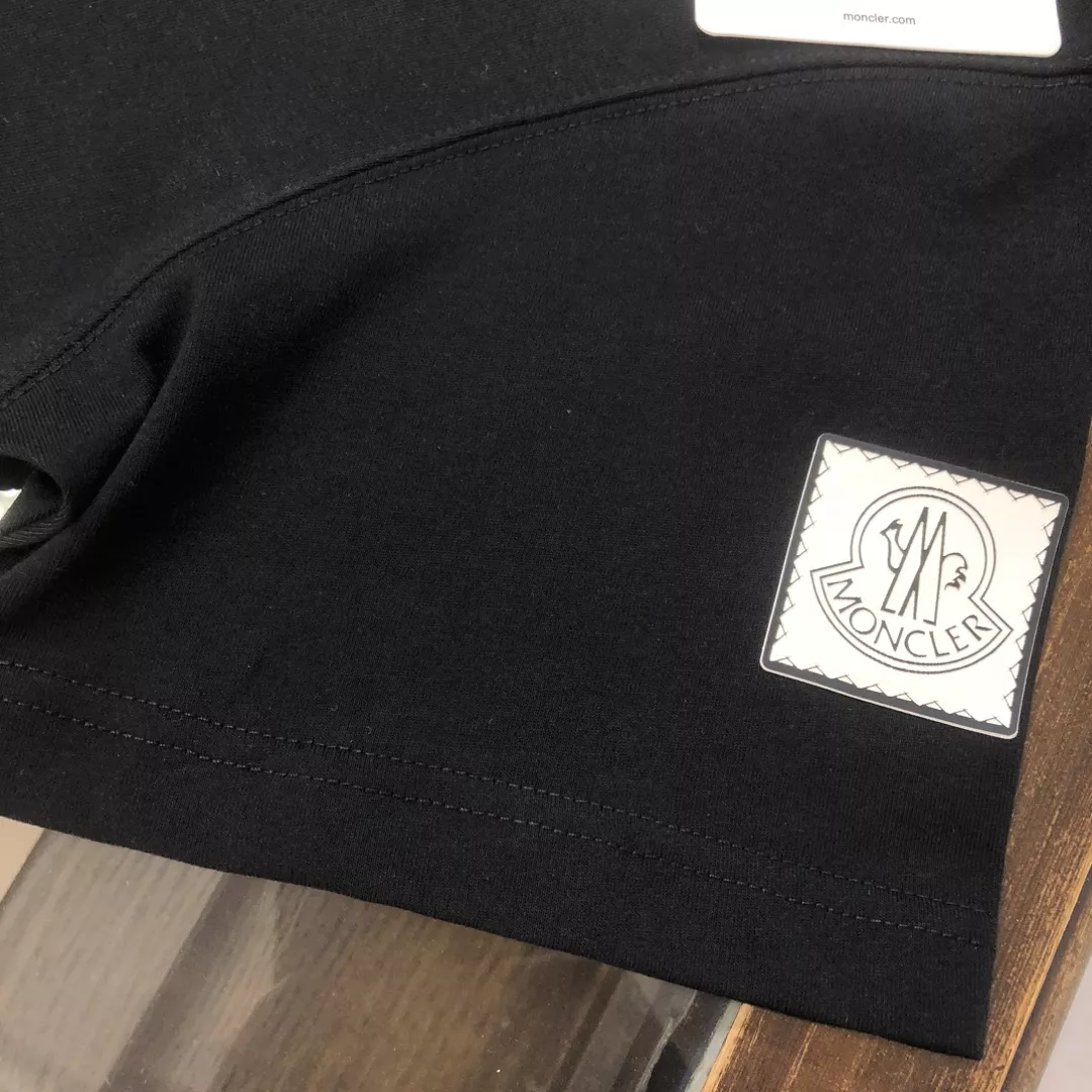 Moncler Tracksuits Short Sleeved For Men NewStyle 1952