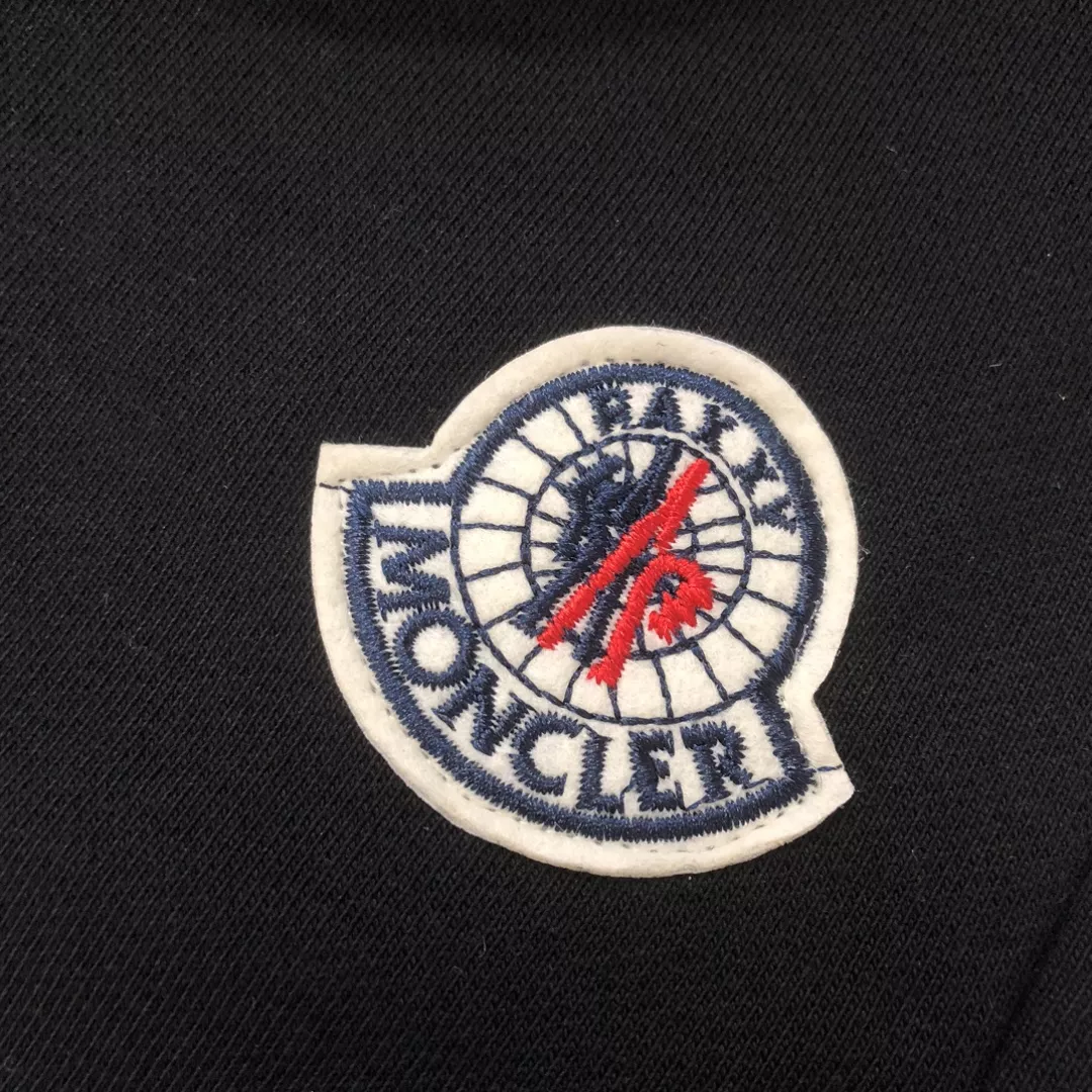 Moncler Tracksuits Short Sleeved For Men WellDesigned 1358