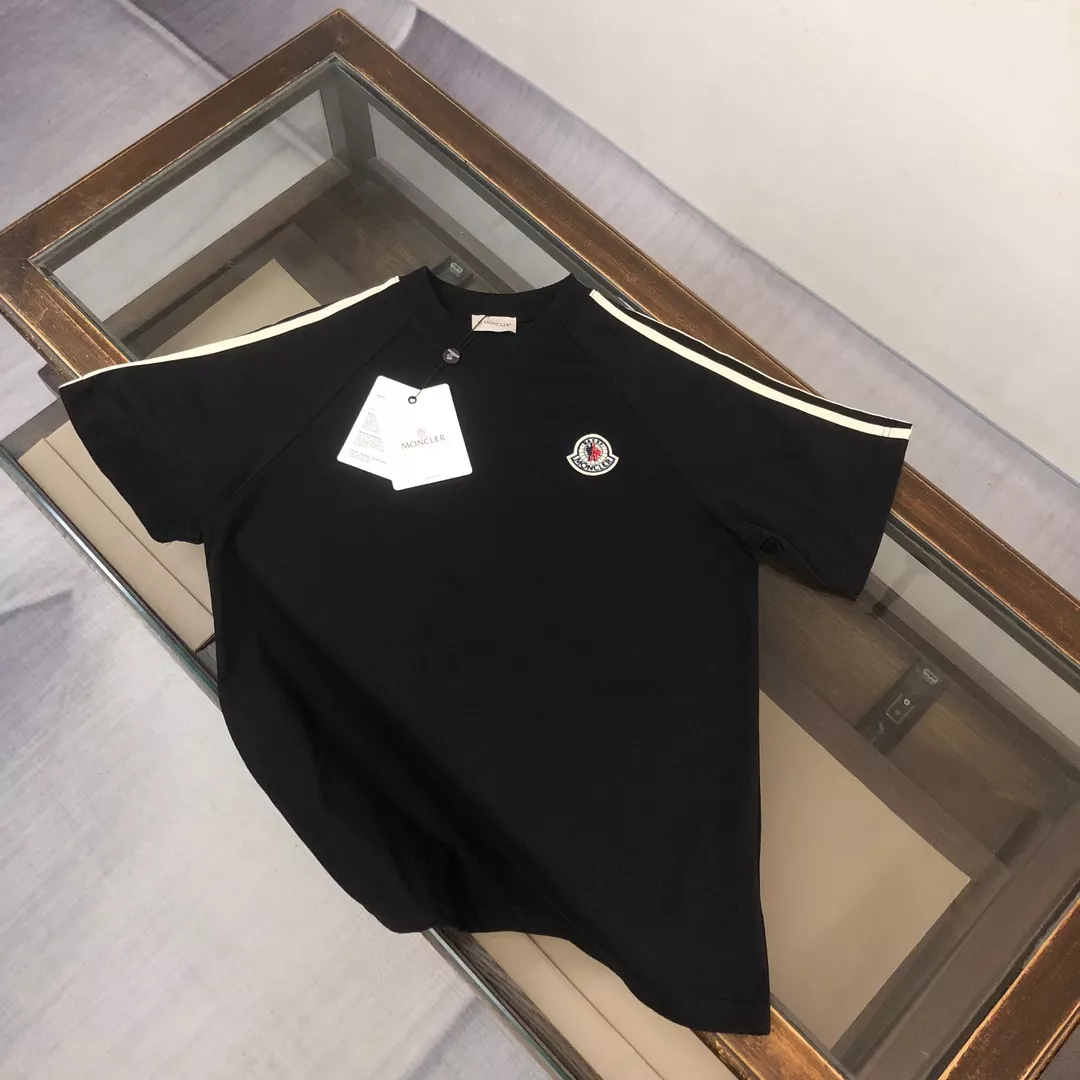Moncler Tracksuits Short Sleeved For Men WellDesigned 1358