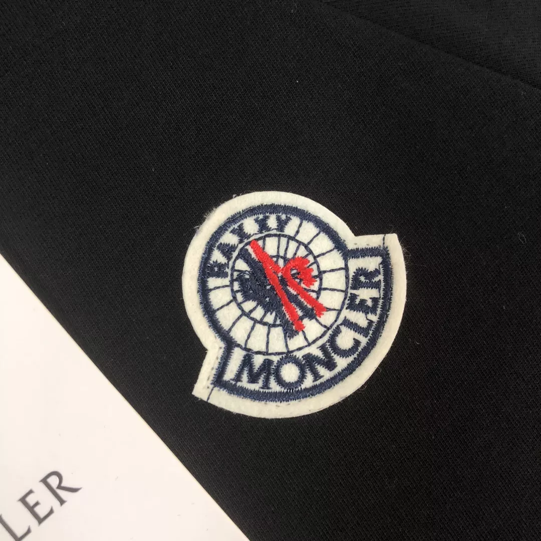 Moncler Tracksuits Short Sleeved For Men WellDesigned 1358