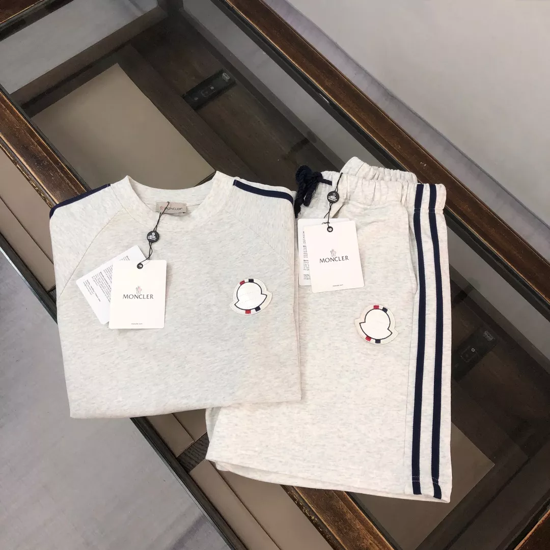 Moncler Tracksuits Short Sleeved For Men WellDesigned 9129