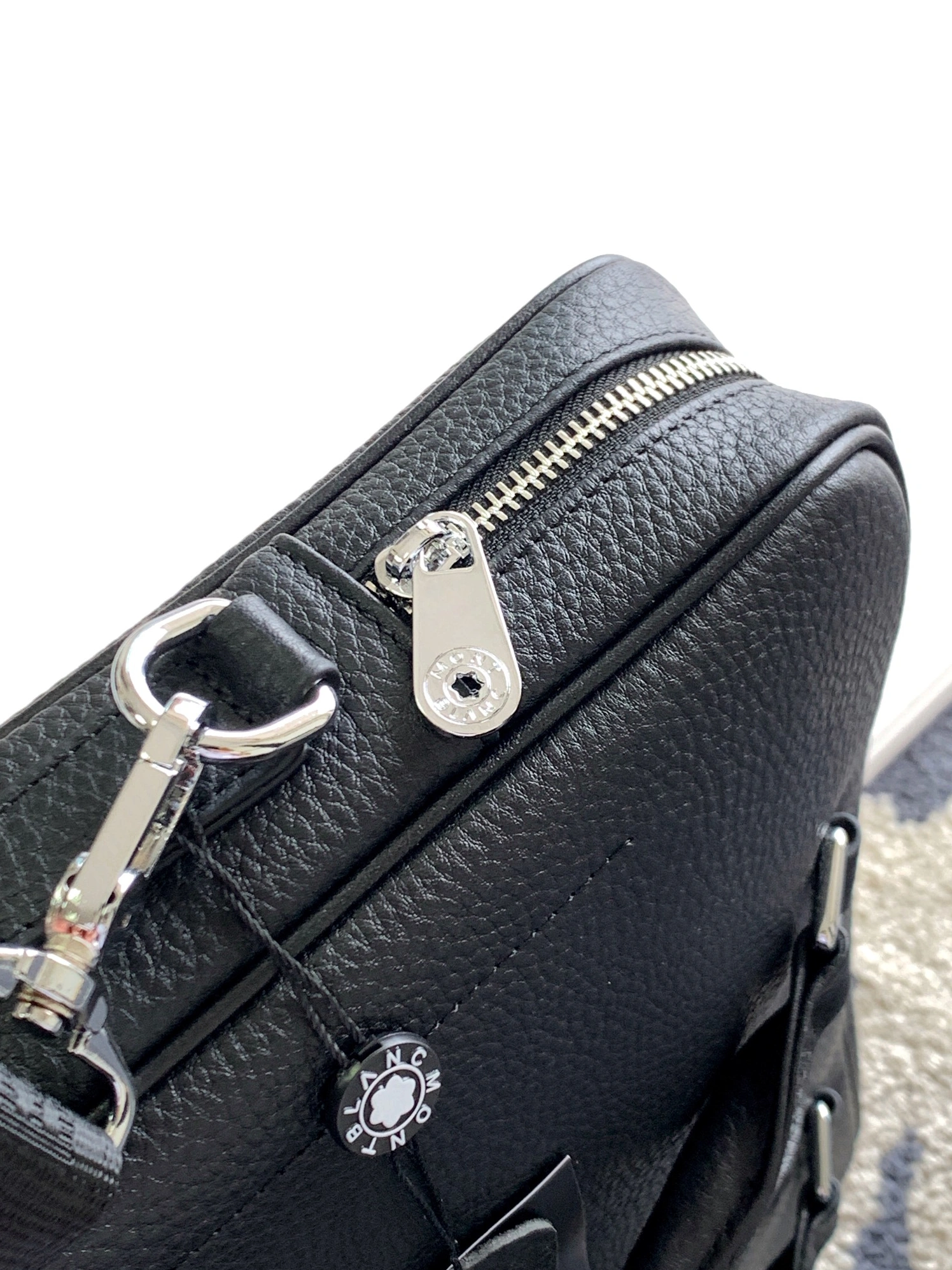 Mont Blanc AAA Man Handbags Elegant 2811