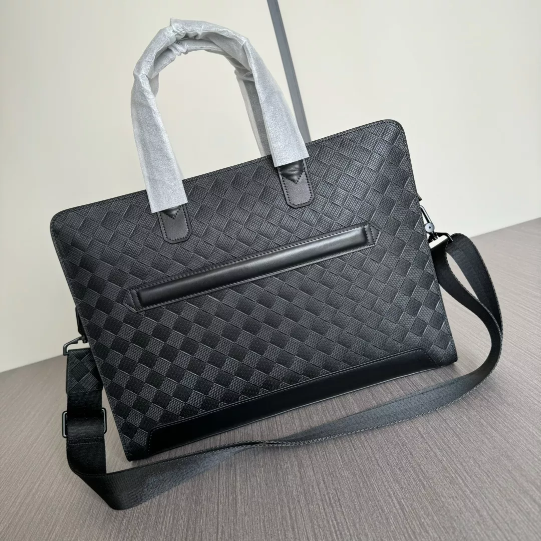 Mont Blanc AAA Man Handbags Resilient 320
