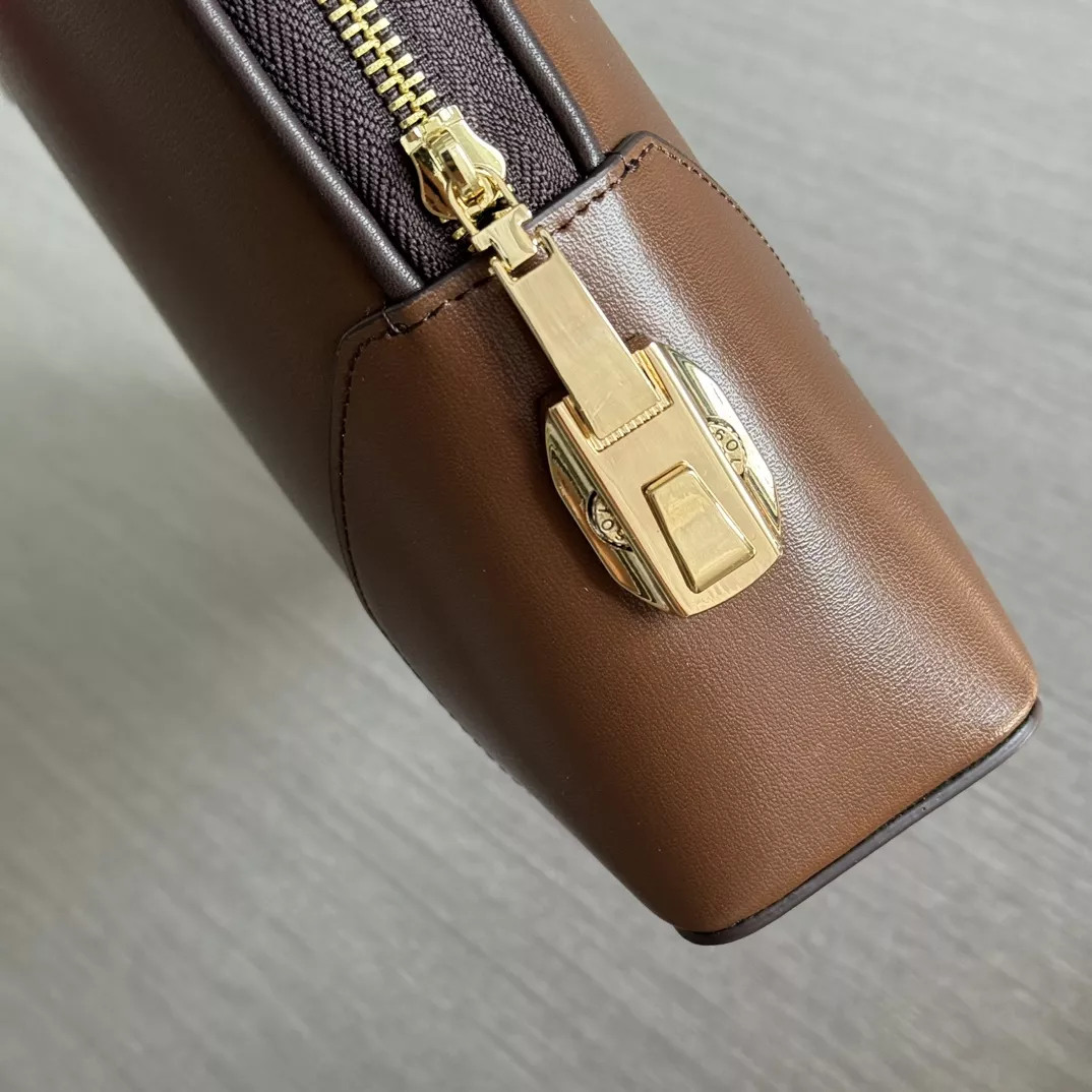 Mont Blanc AAA Man Handbags Sleek 8010