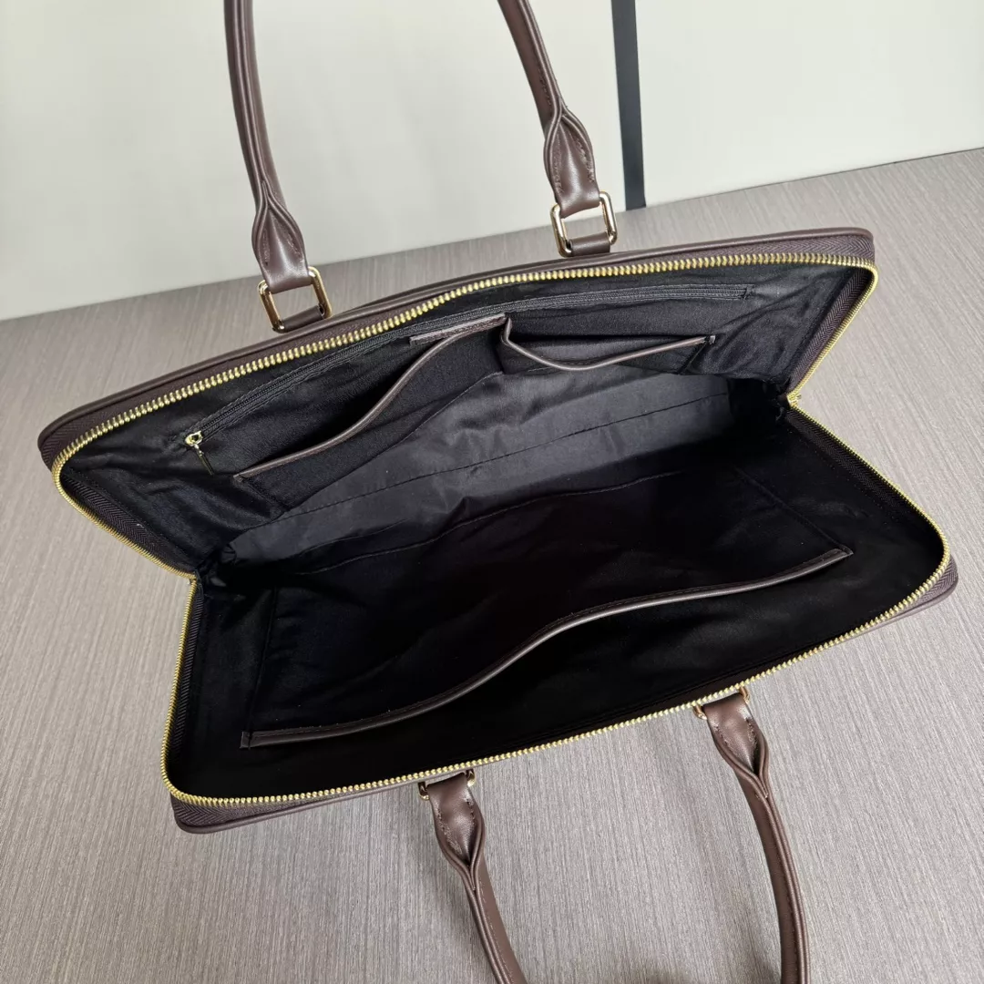 Mont Blanc AAA Man Handbags Sleek 8010