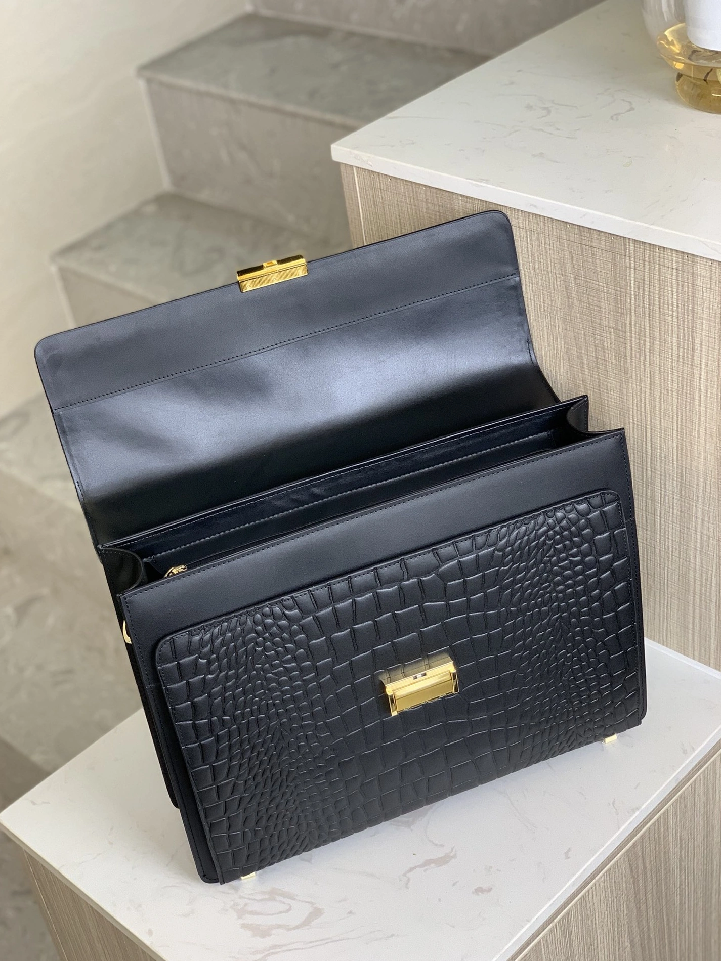 Mont Blanc AAA Man Handbags Trendsetting 7024