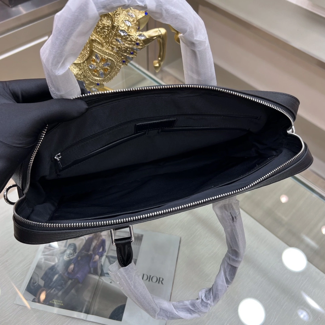 Mont Blanc AAA Man Handbags Trendsetting 7681