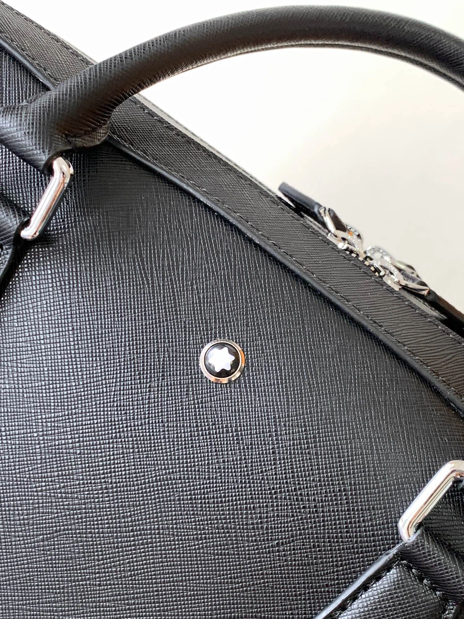 Mont Blanc AAA Man Handbags Versatile 9726