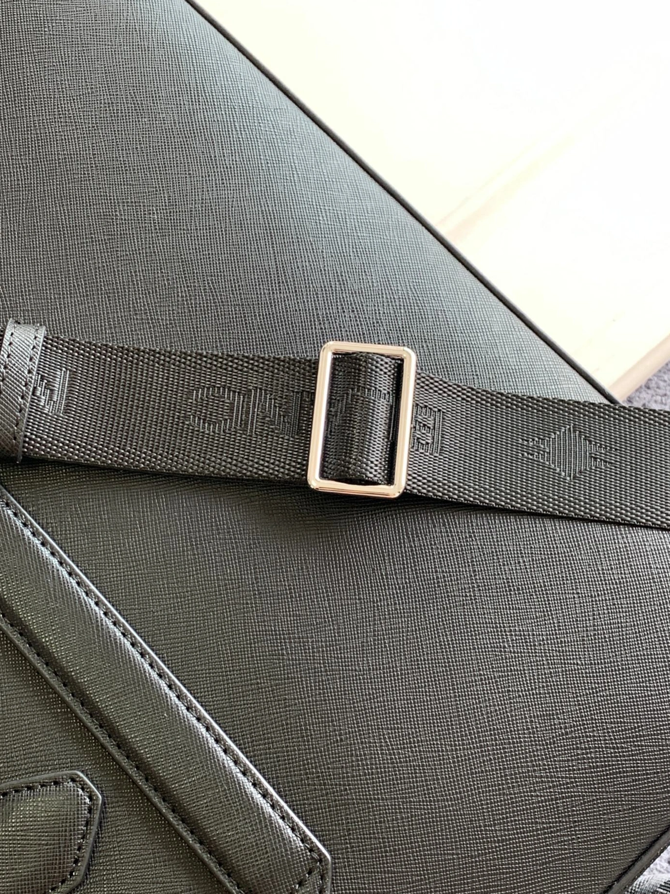 Mont Blanc AAA Man Handbags Versatile 9726