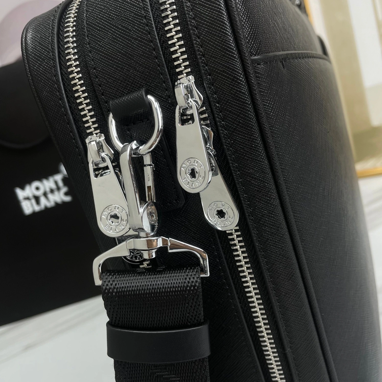 Mont Blanc AAA Man Handbags Vibrant 8706