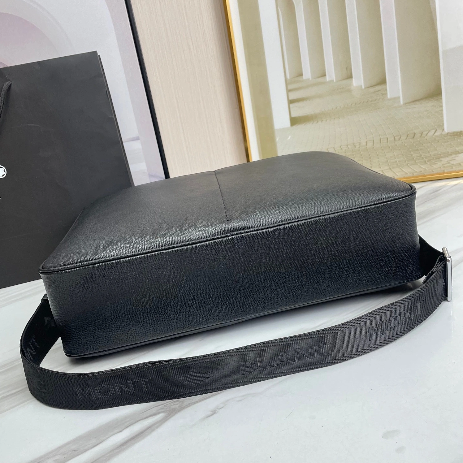 Mont Blanc AAA Man Handbags Vibrant 8706
