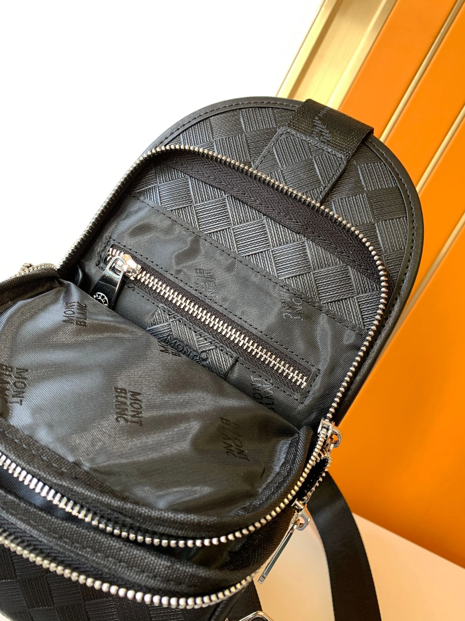 Mont Blanc AAA Man Messenger Bags Classic 9010