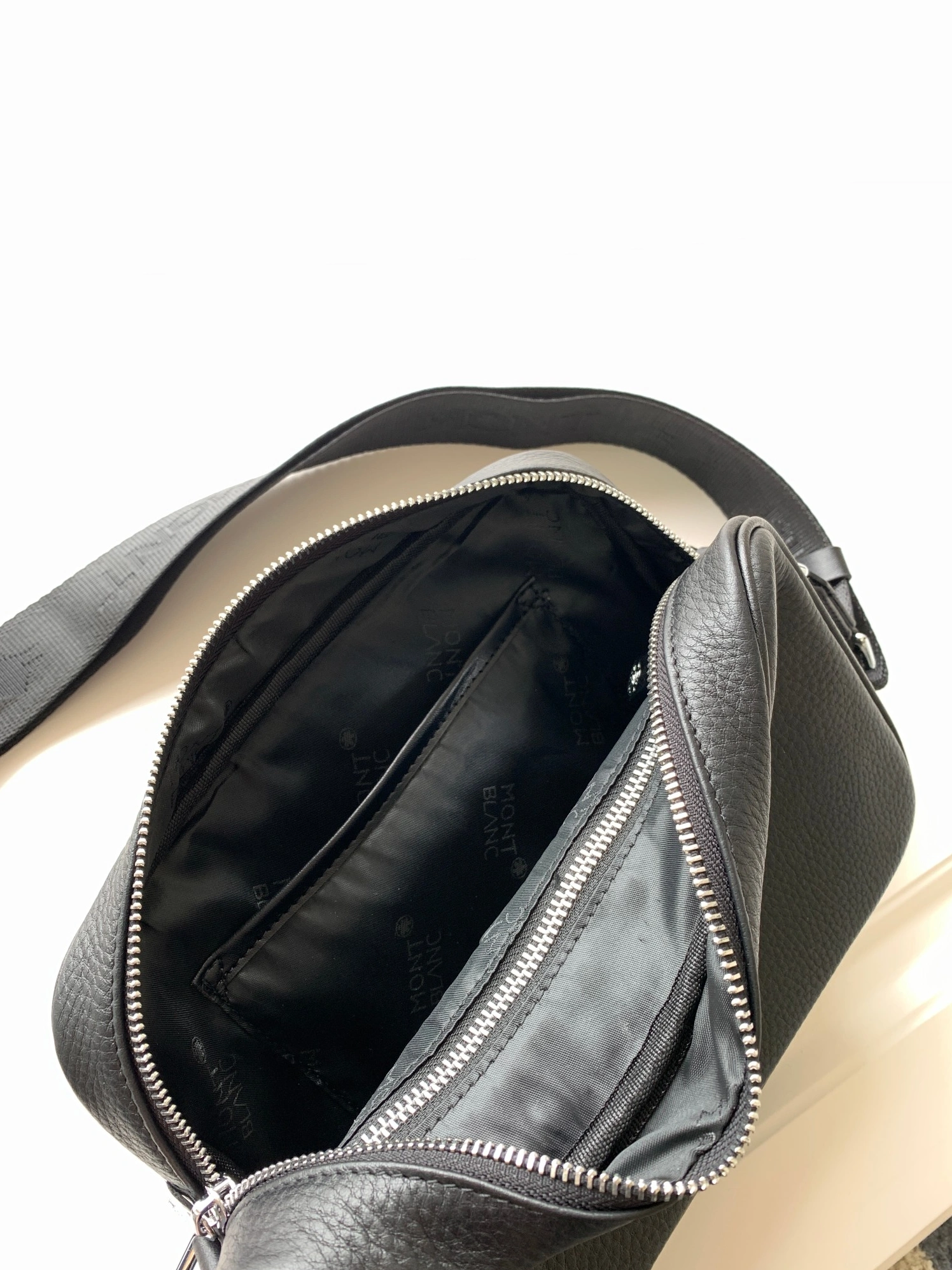 Mont Blanc AAA Man Messenger Bags Cozy 1591