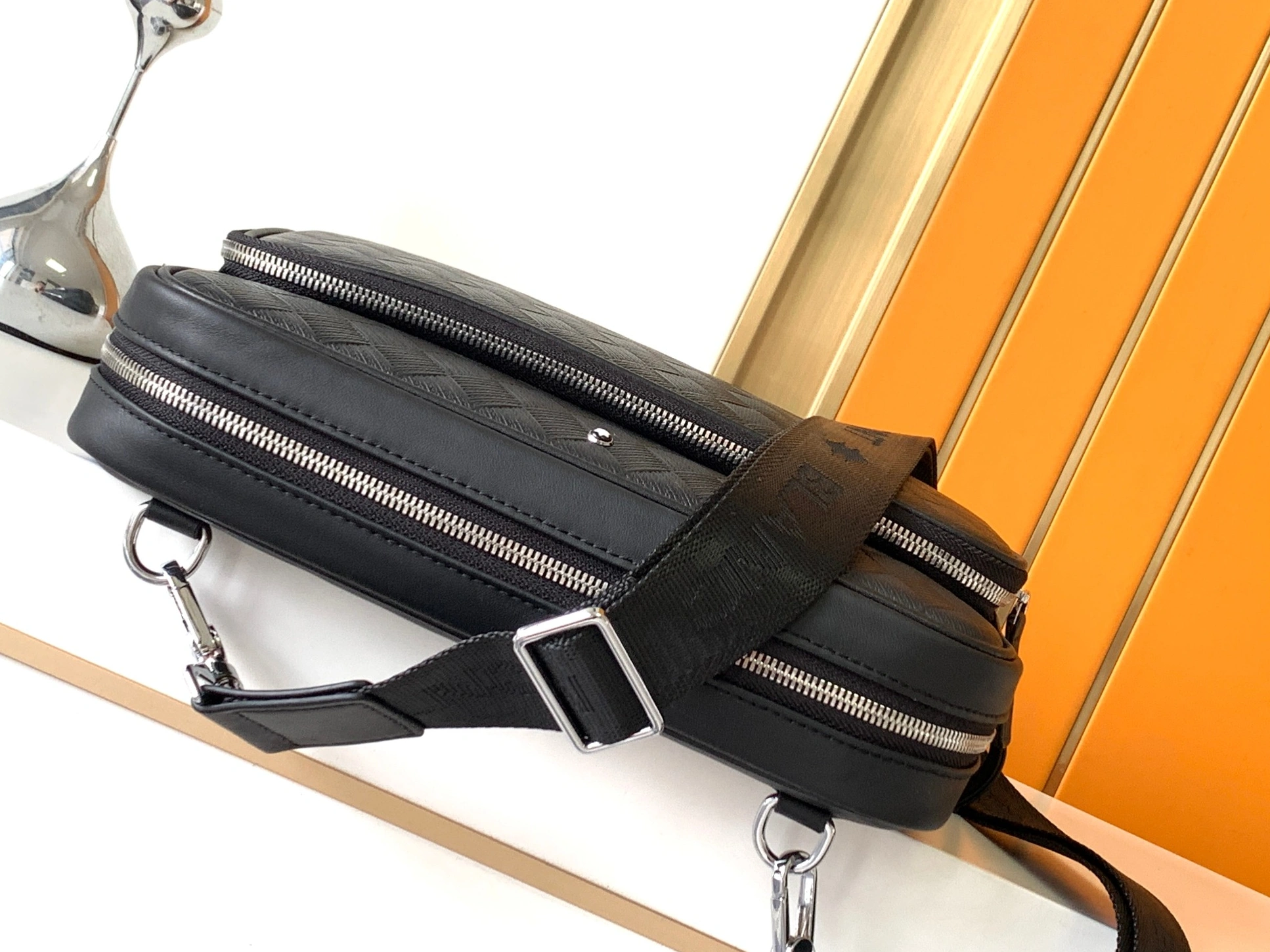 Mont Blanc AAA Man Messenger Bags Reliable 3084