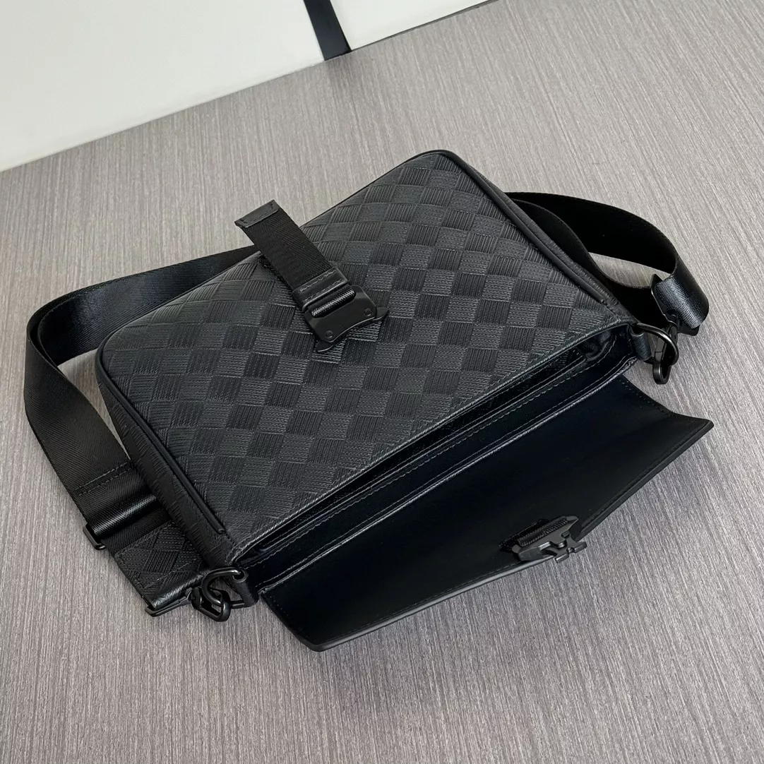 Mont Blanc AAA Man Messenger Bags Resilient 1944