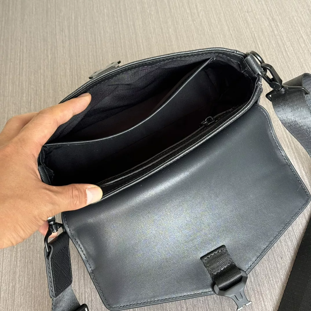 Mont Blanc AAA Man Messenger Bags Resilient 1944