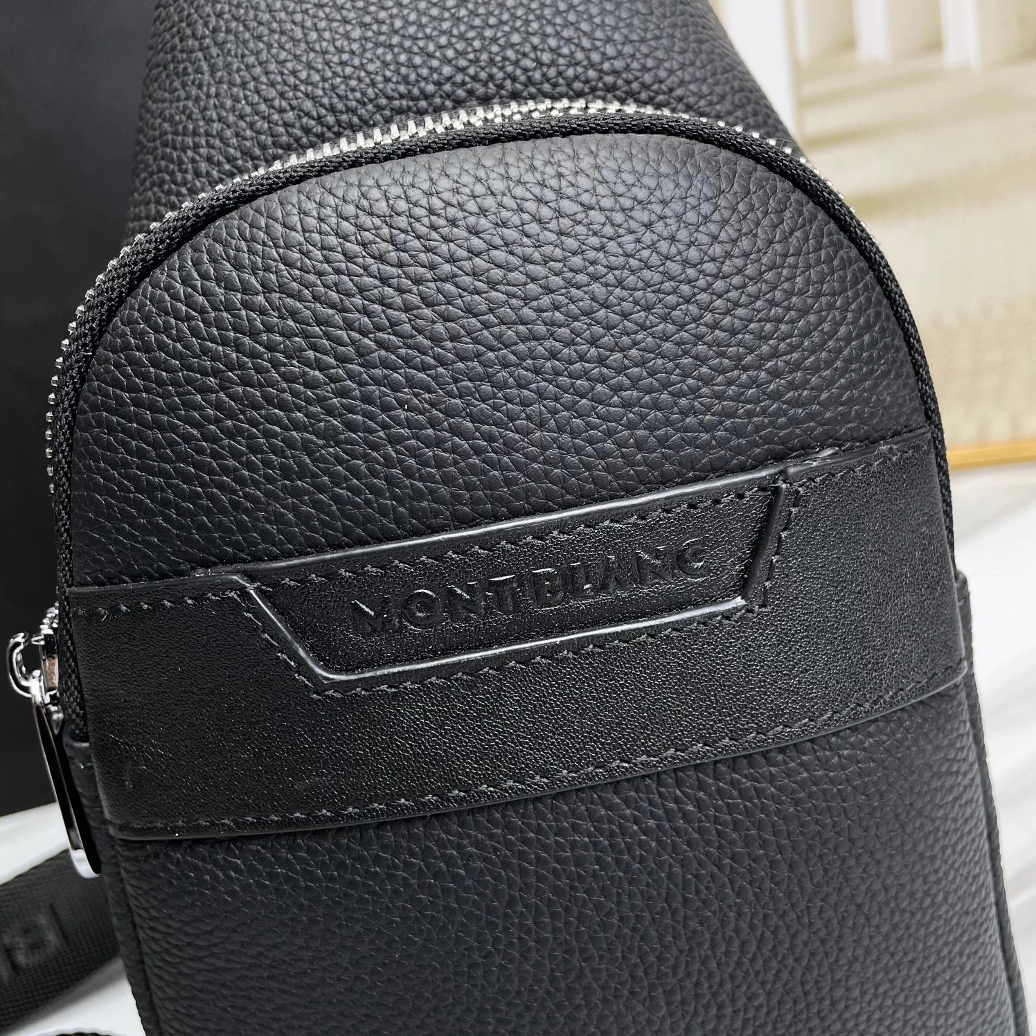 Mont Blanc AAA Man Messenger Bags Sleek 9498