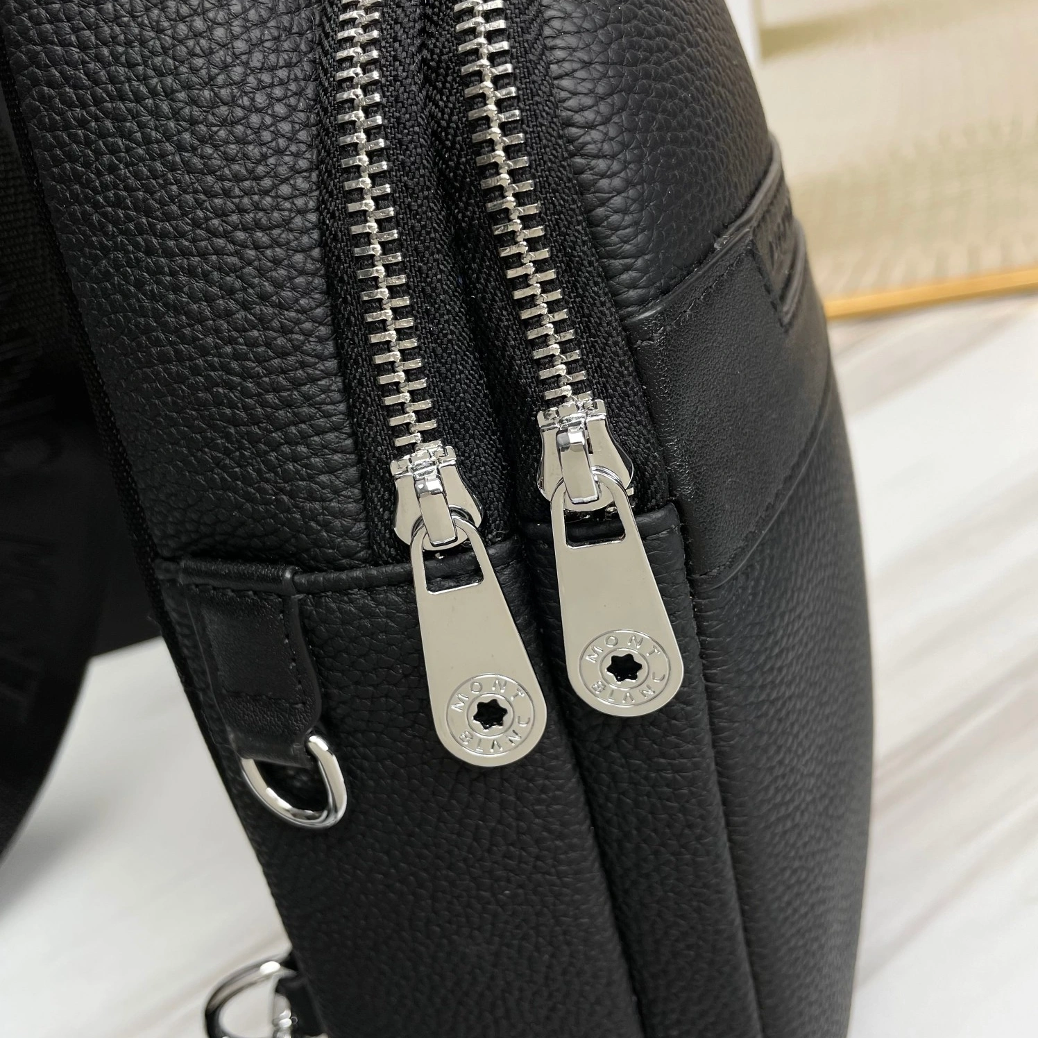 Mont Blanc AAA Man Messenger Bags Sleek 9498