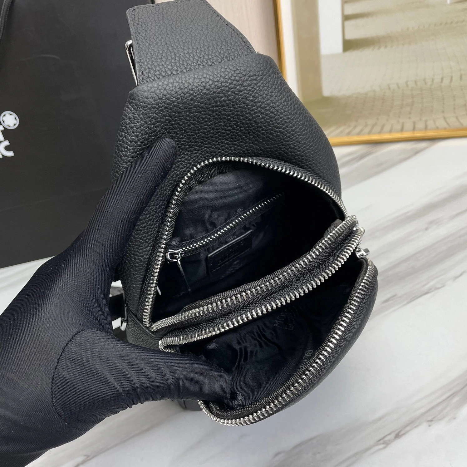 Mont Blanc AAA Man Messenger Bags Sleek 9498