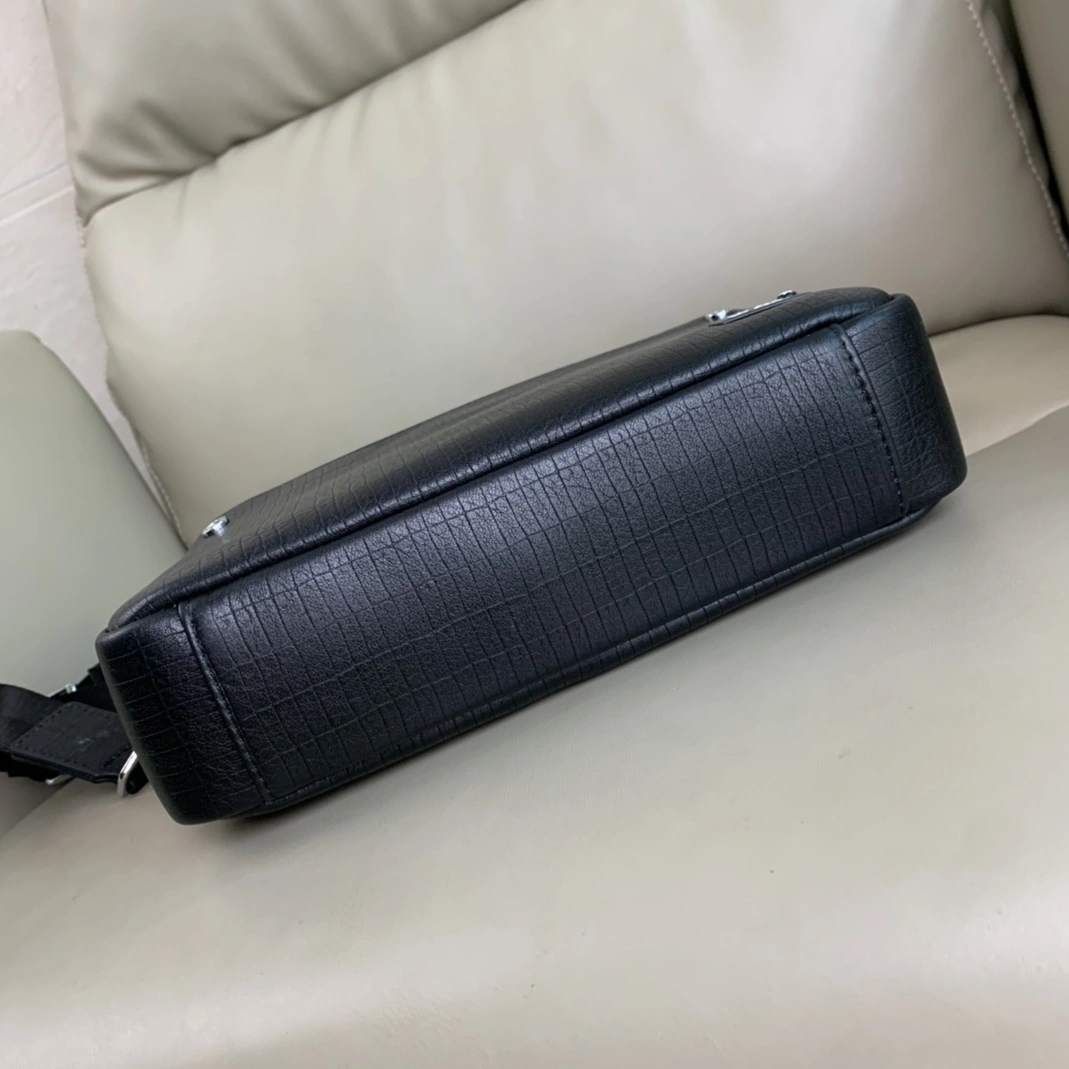 Mont Blanc AAA Man Messenger Bags Sophisticated 8501