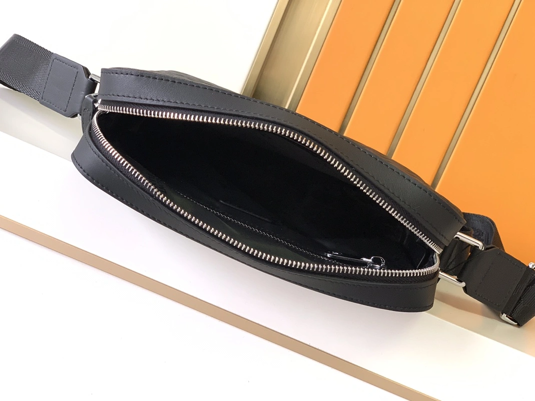Mont Blanc AAA Man Messenger Bags StreetReady 5114