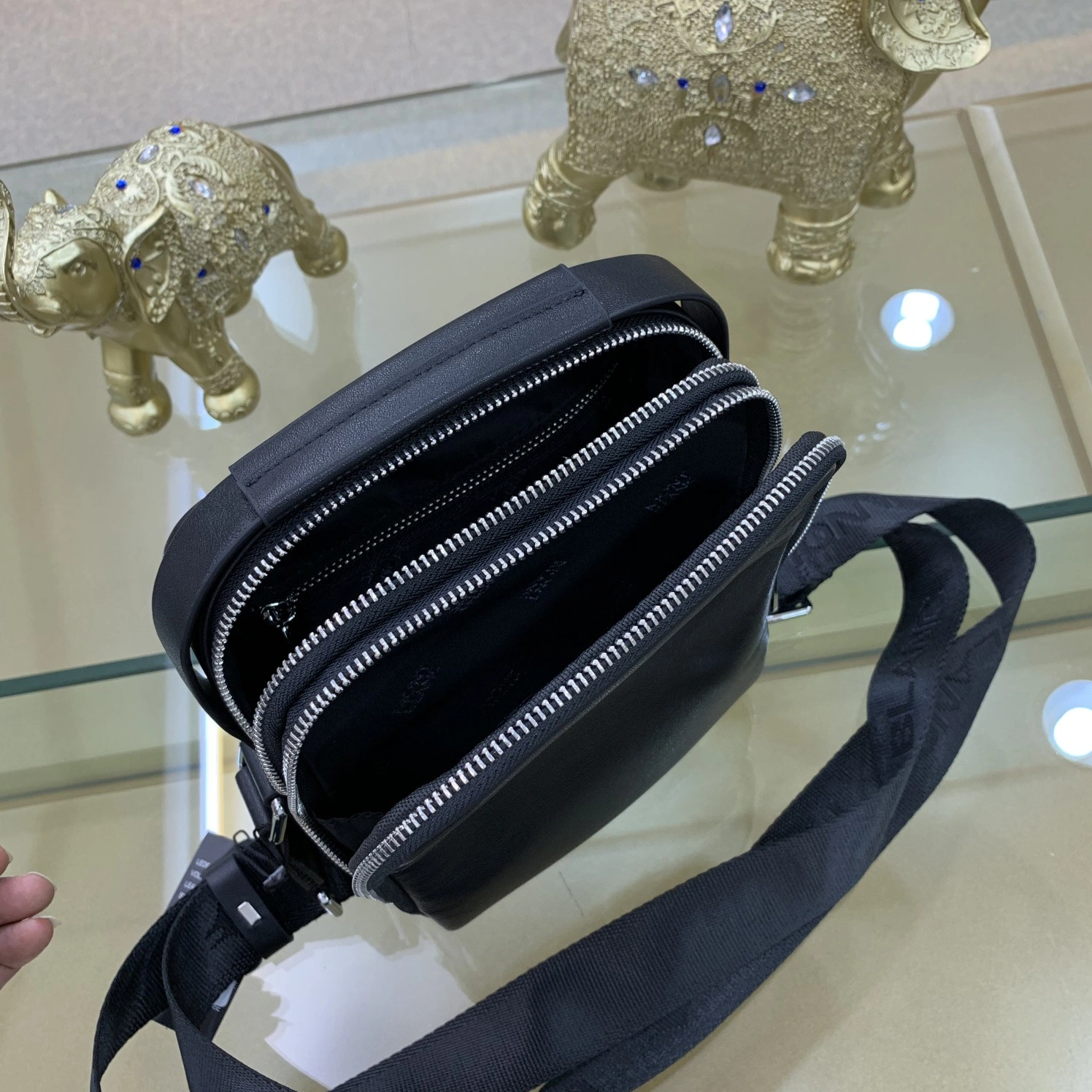 Mont Blanc AAA Man Messenger Bags Trendsetting 2931