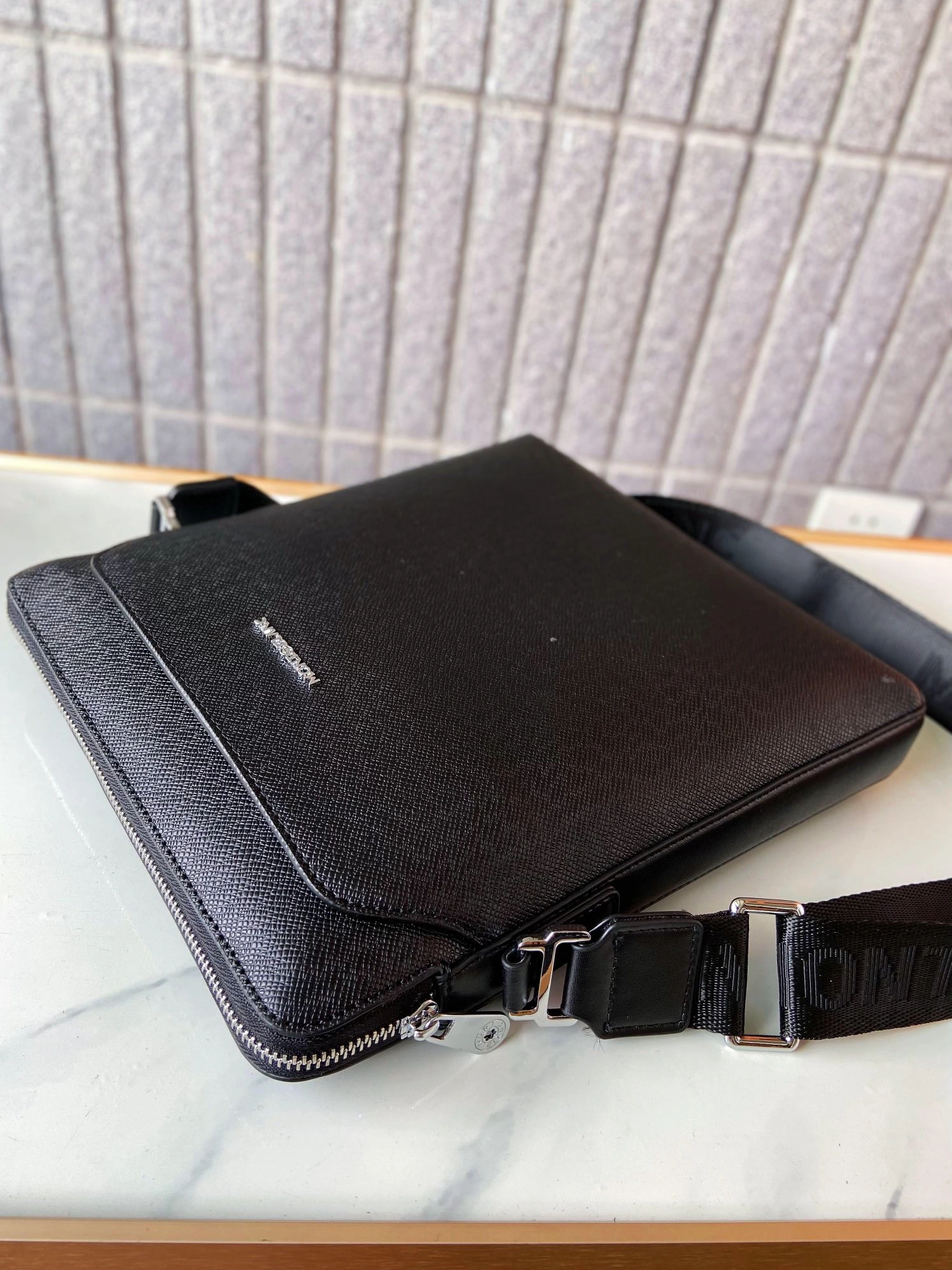 Mont Blanc AAA Man Messenger Bags Versatile 918