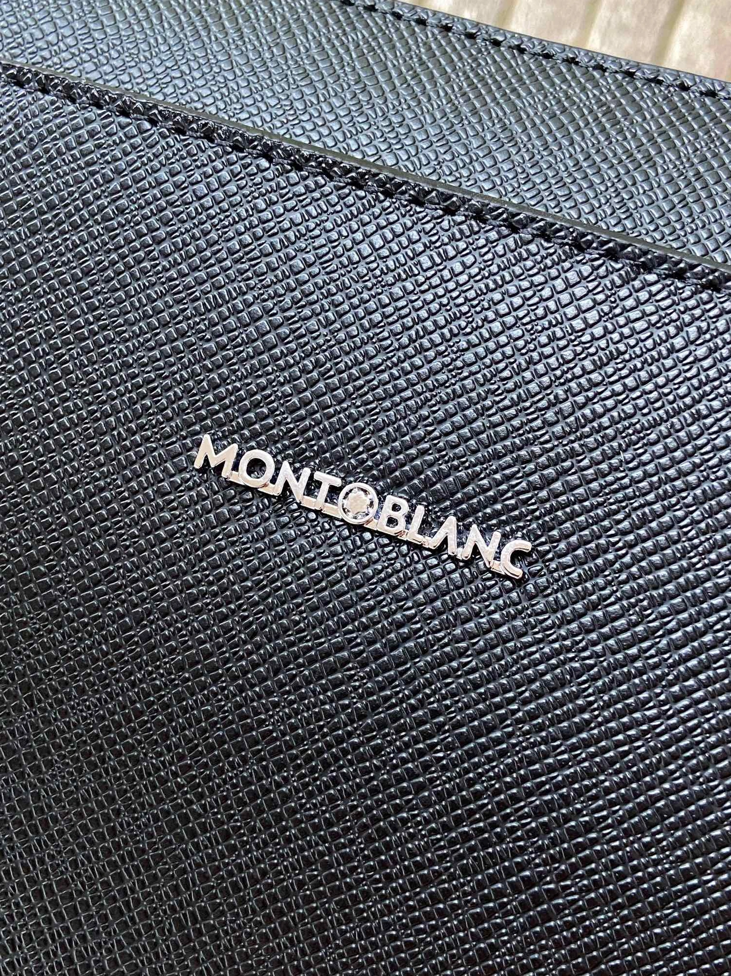 Mont Blanc AAA Man Messenger Bags Versatile 918