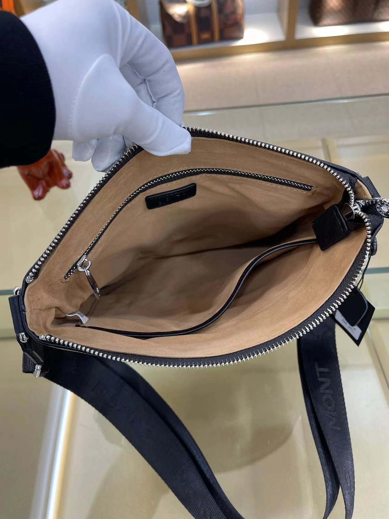 Mont Blanc AAA Man Messenger Bags WellDesigned 3921